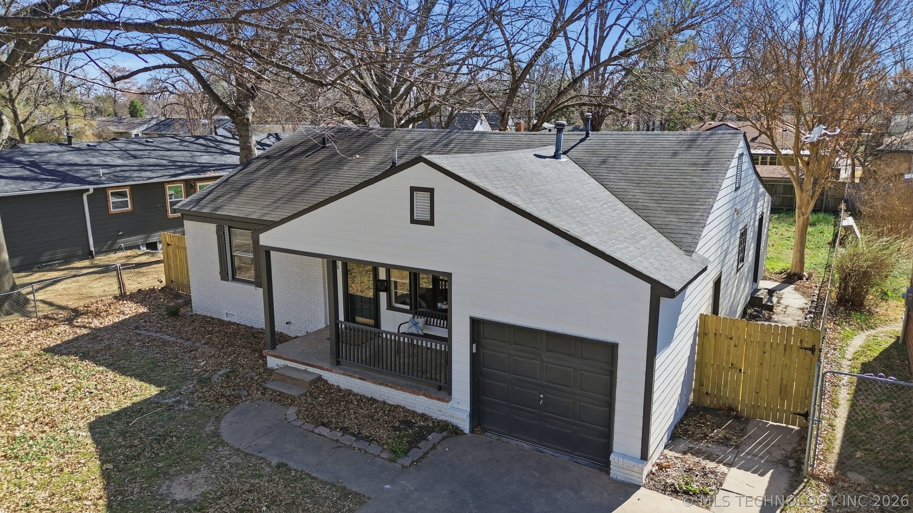 1538 E 53rd Street Property Photo 3