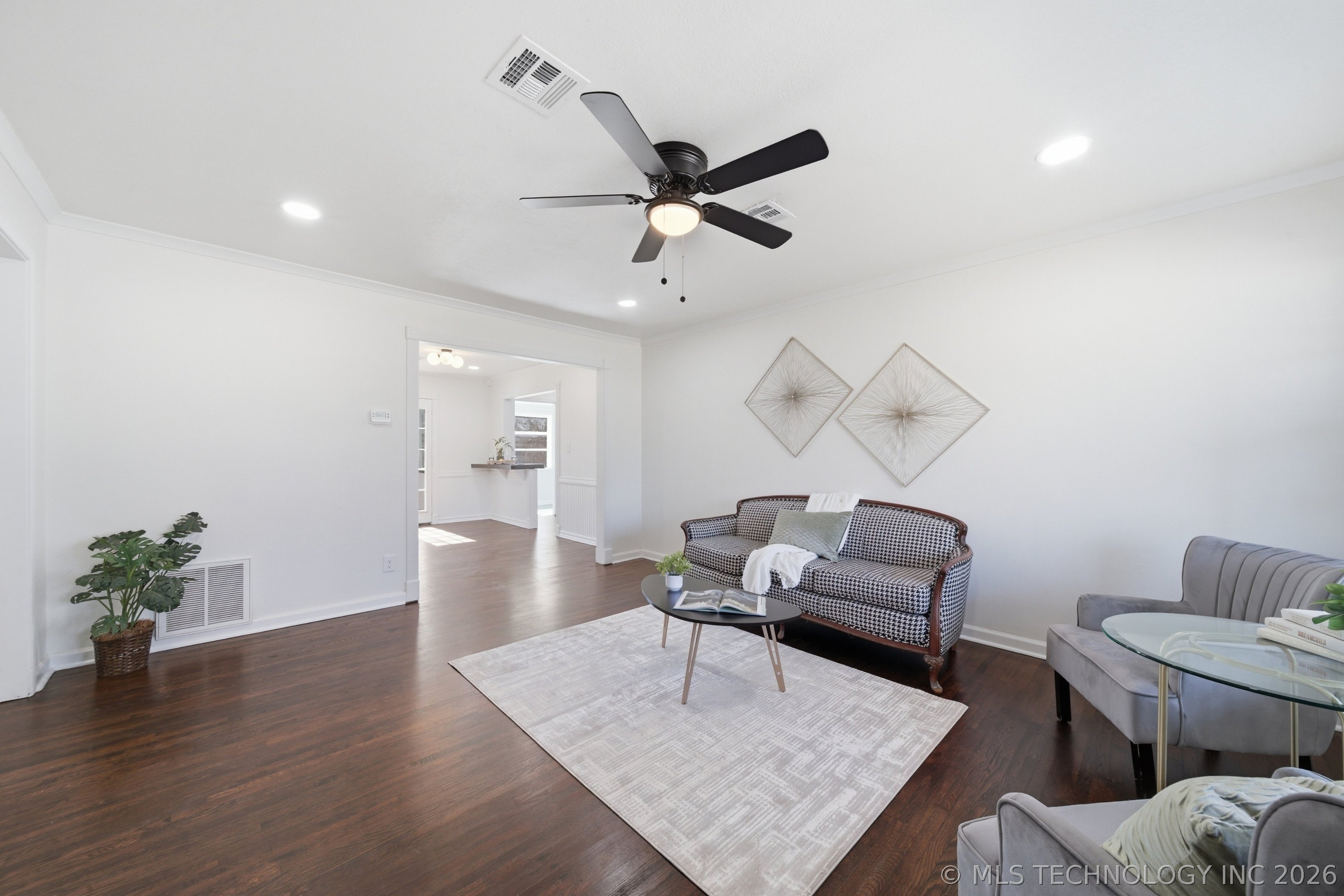 1538 E 53rd Street Property Photo 7