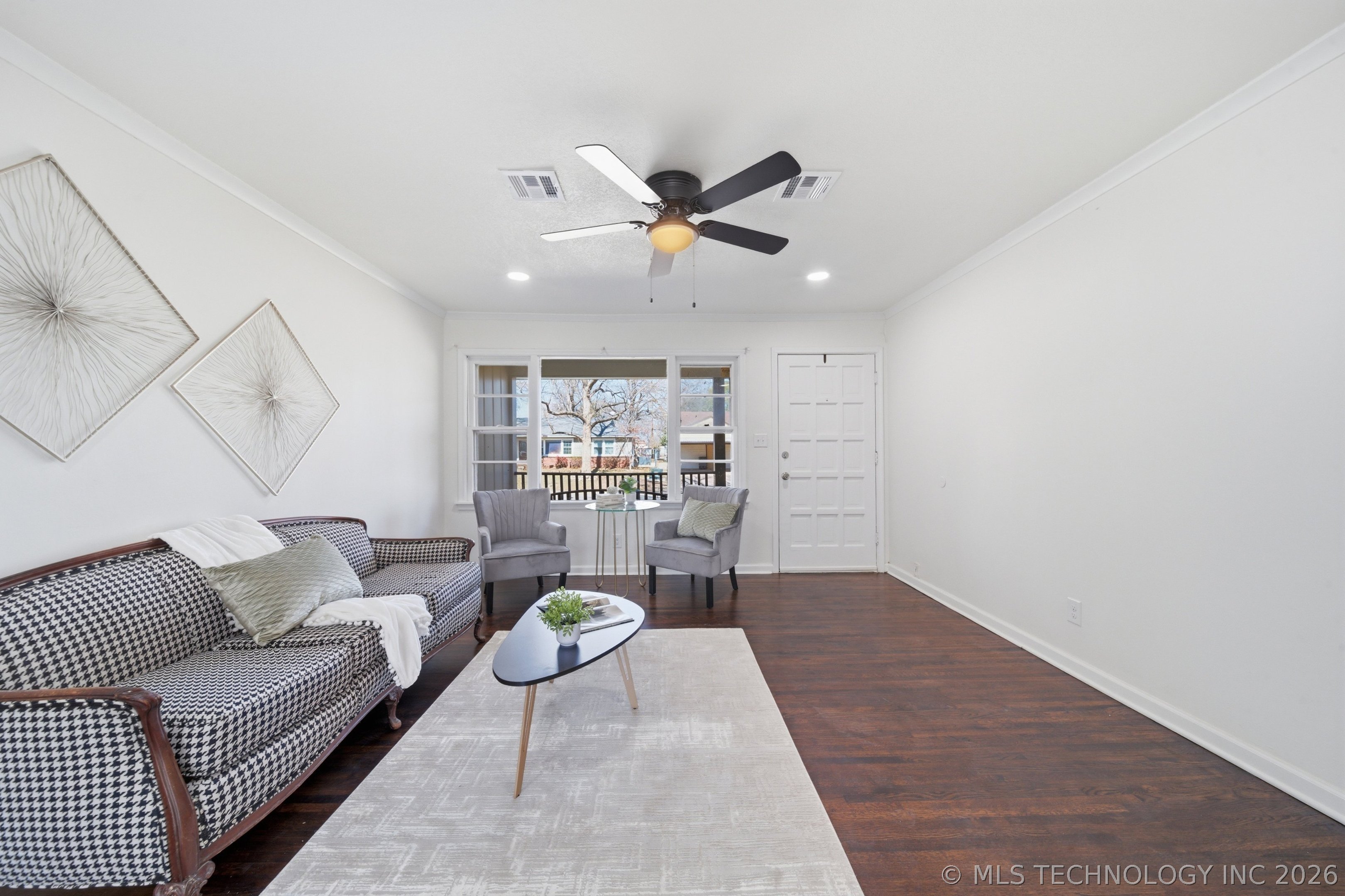 1538 E 53rd Street Property Photo 9