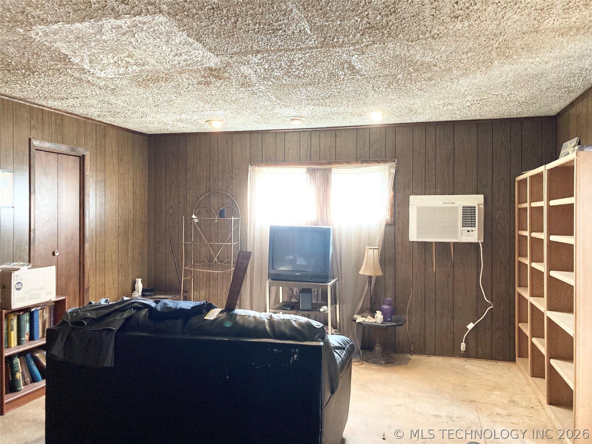 752 E 35th Street North N Property Photo 11