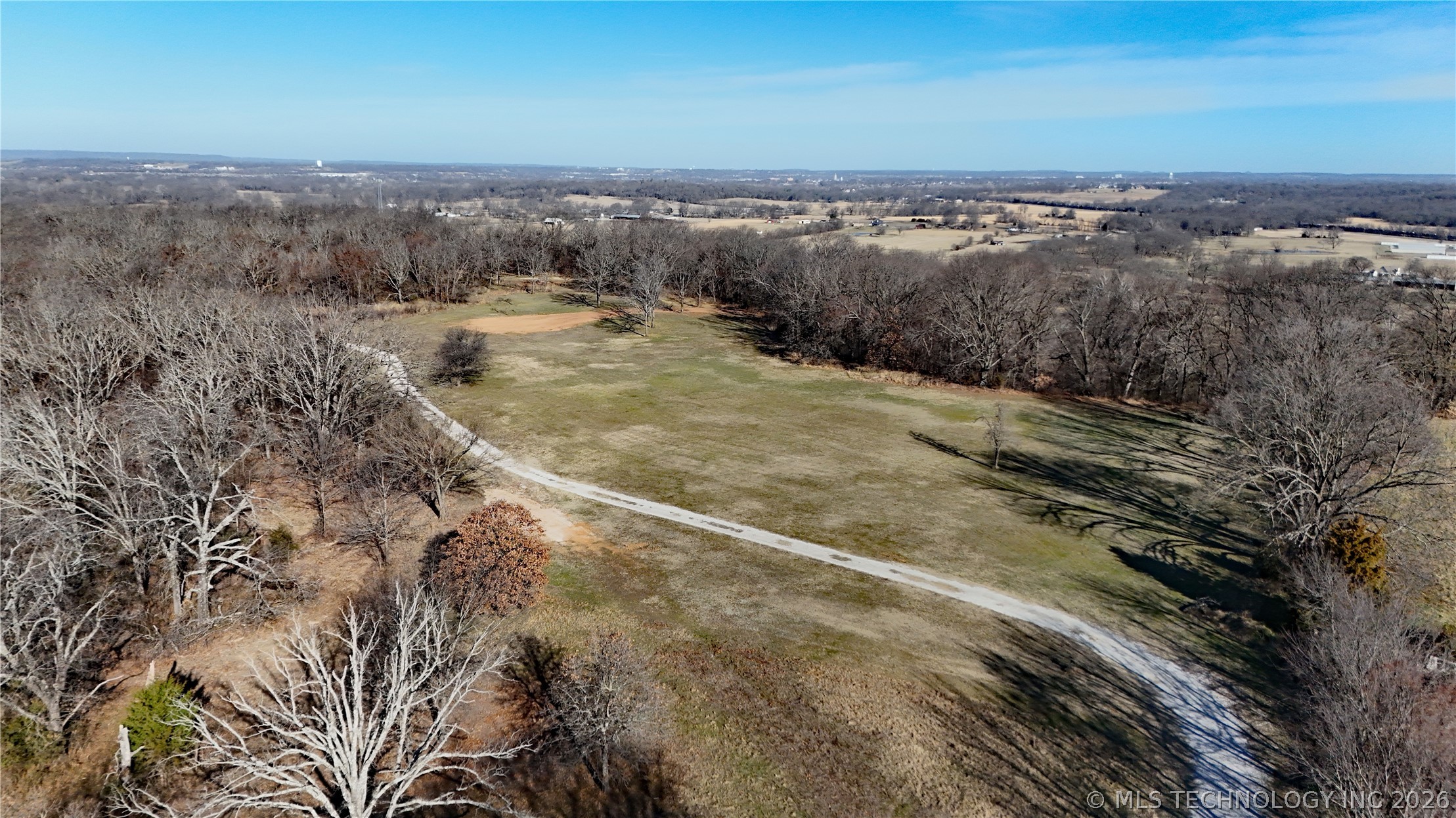 13785 E 520 Road Property Photo 6