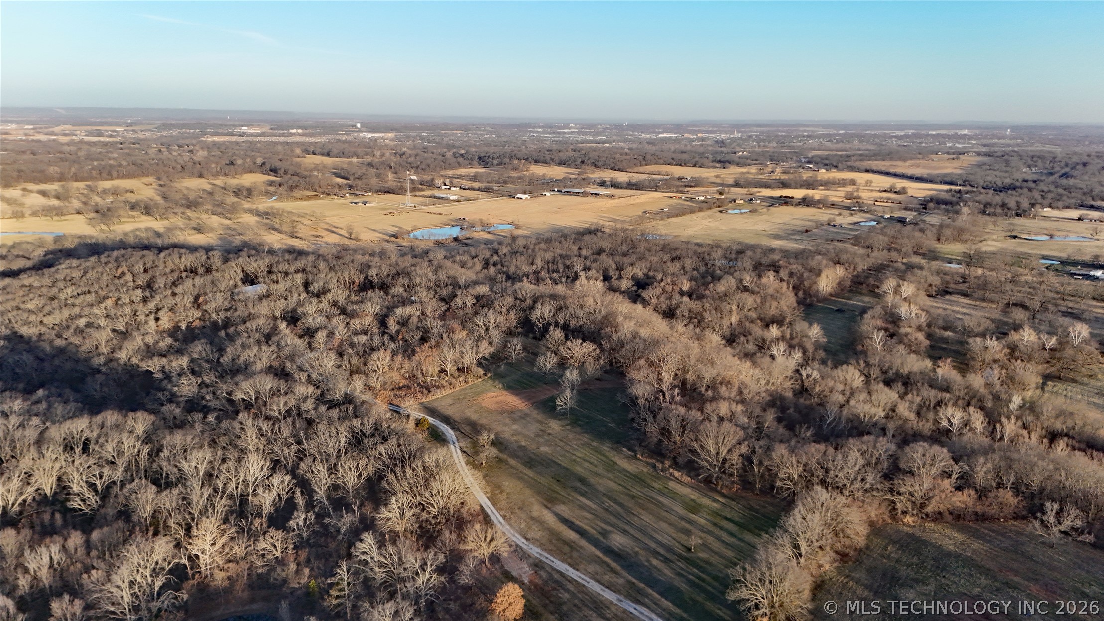 13785 E 520 Road Property Photo 7