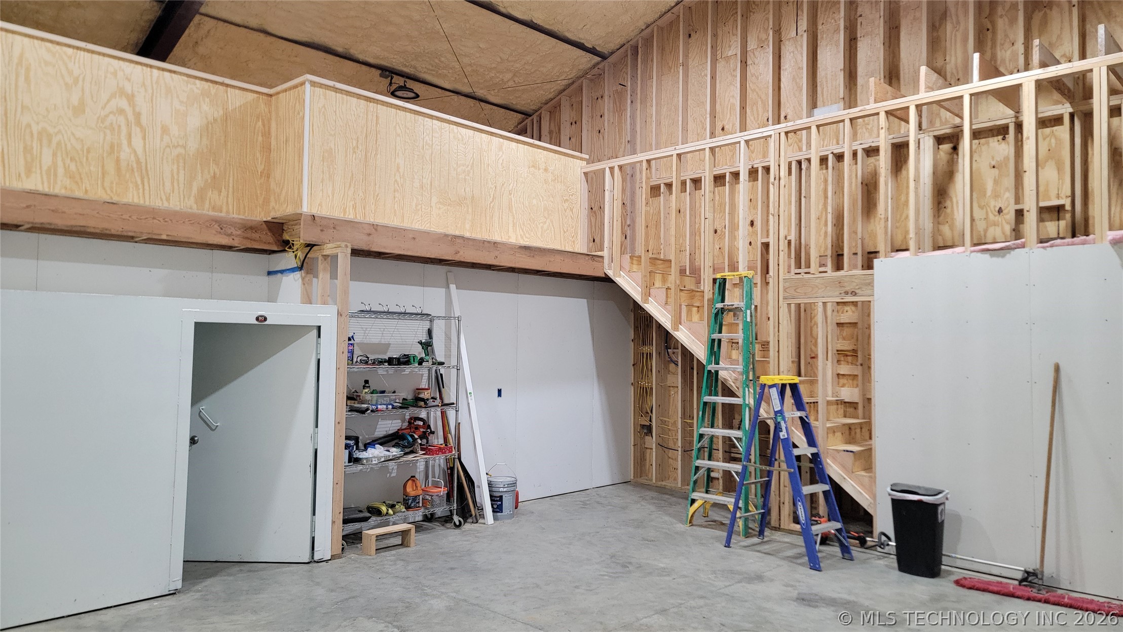 13785 E 520 Road Property Photo 17