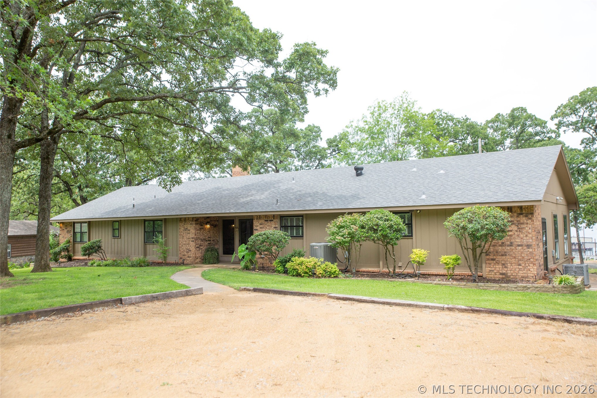 802 W Sand Point Property Photo 1