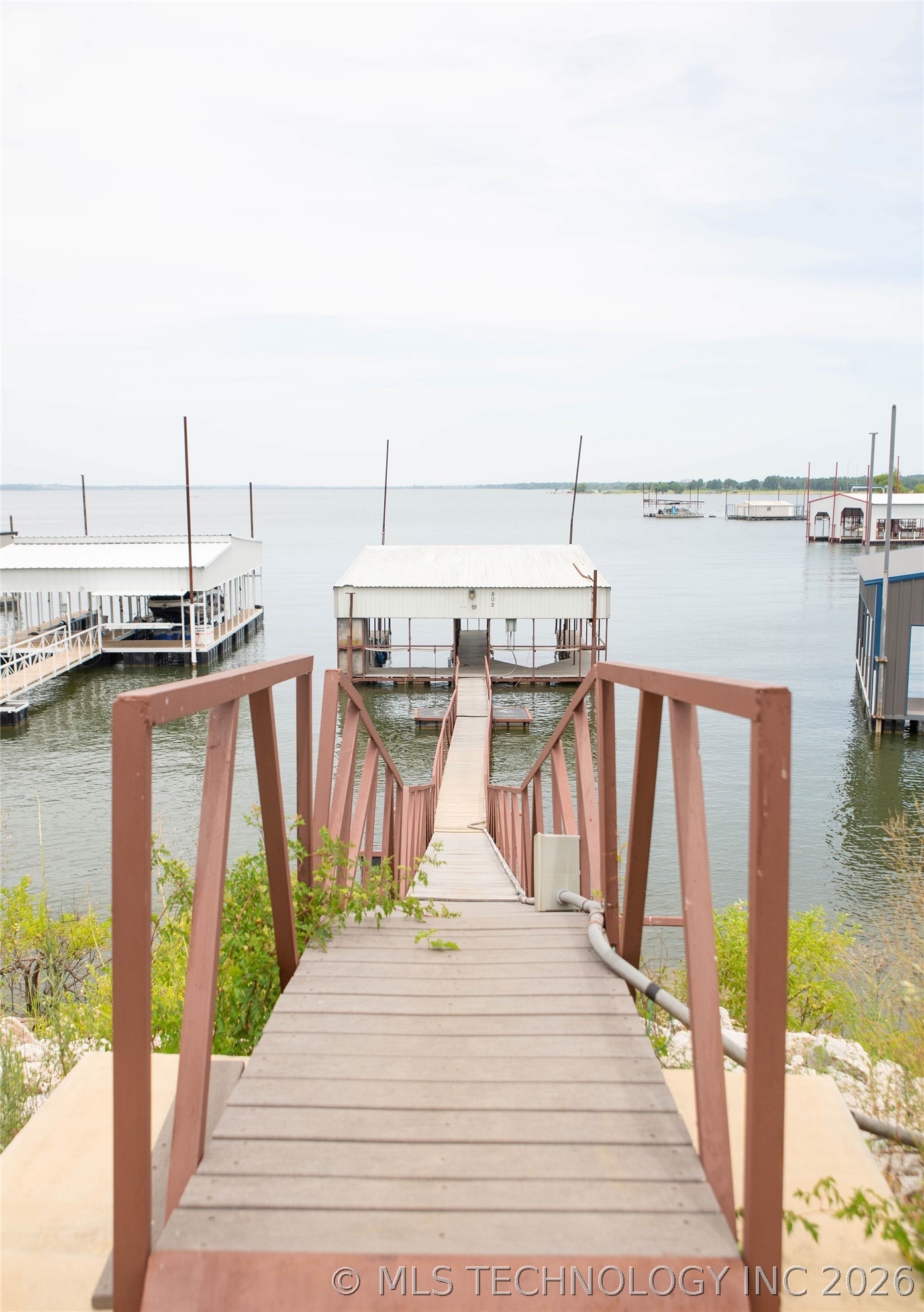 802 W Sand Point Property Photo 3
