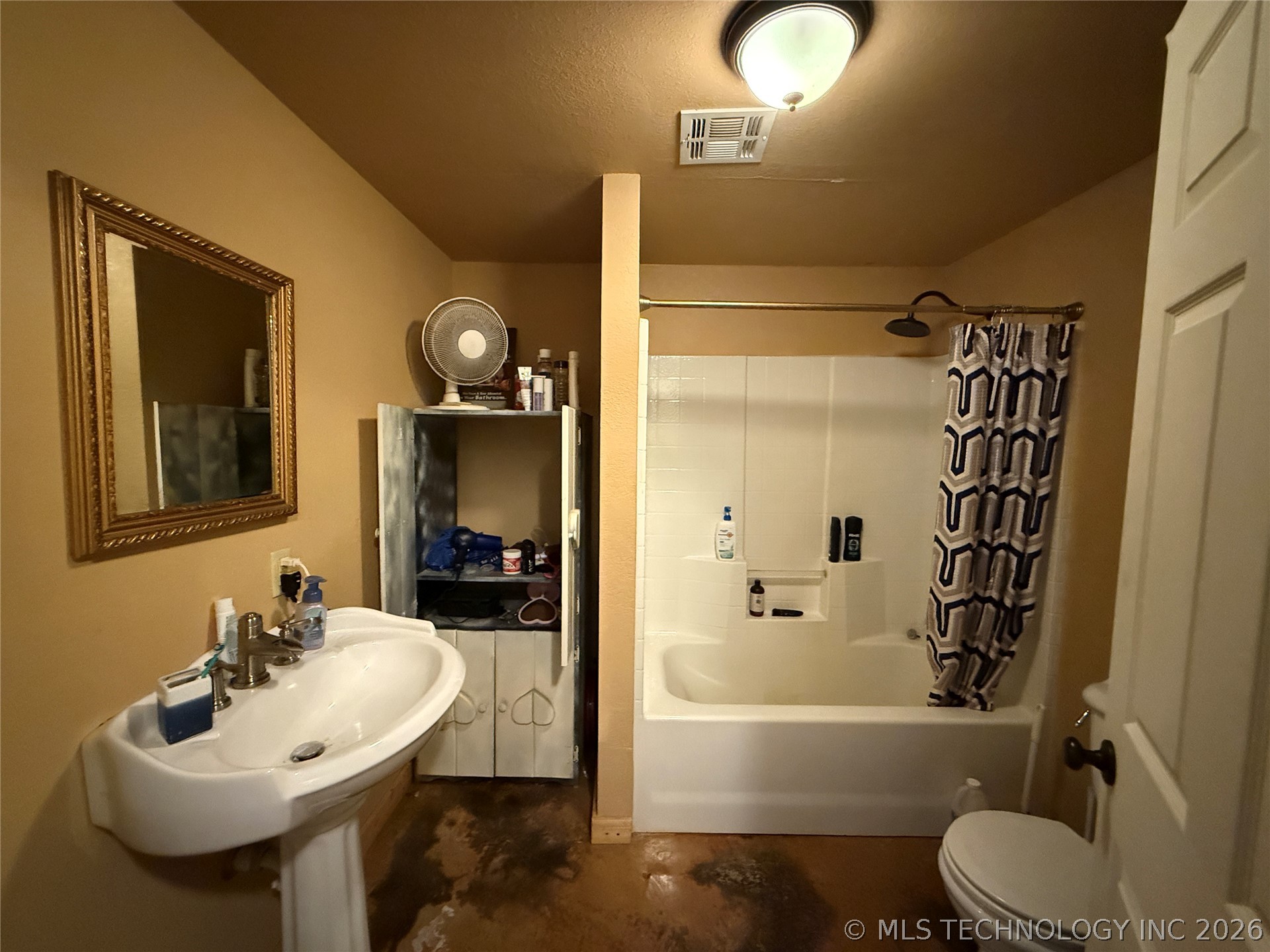 2004 Seven Devils Road Property Photo 44