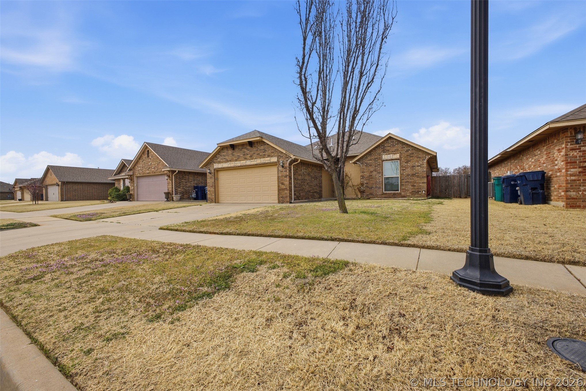 3525 Tecumseh Property Photo 3