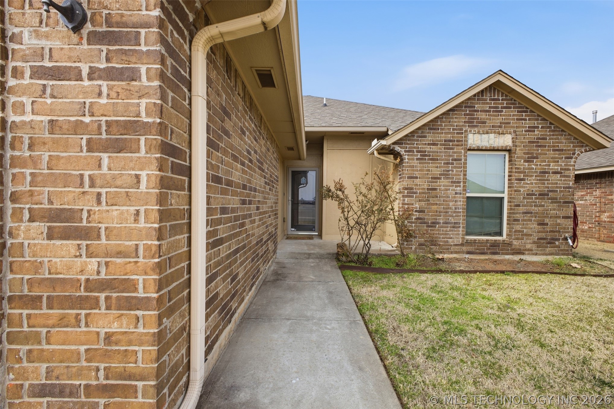 3525 Tecumseh Property Photo 7