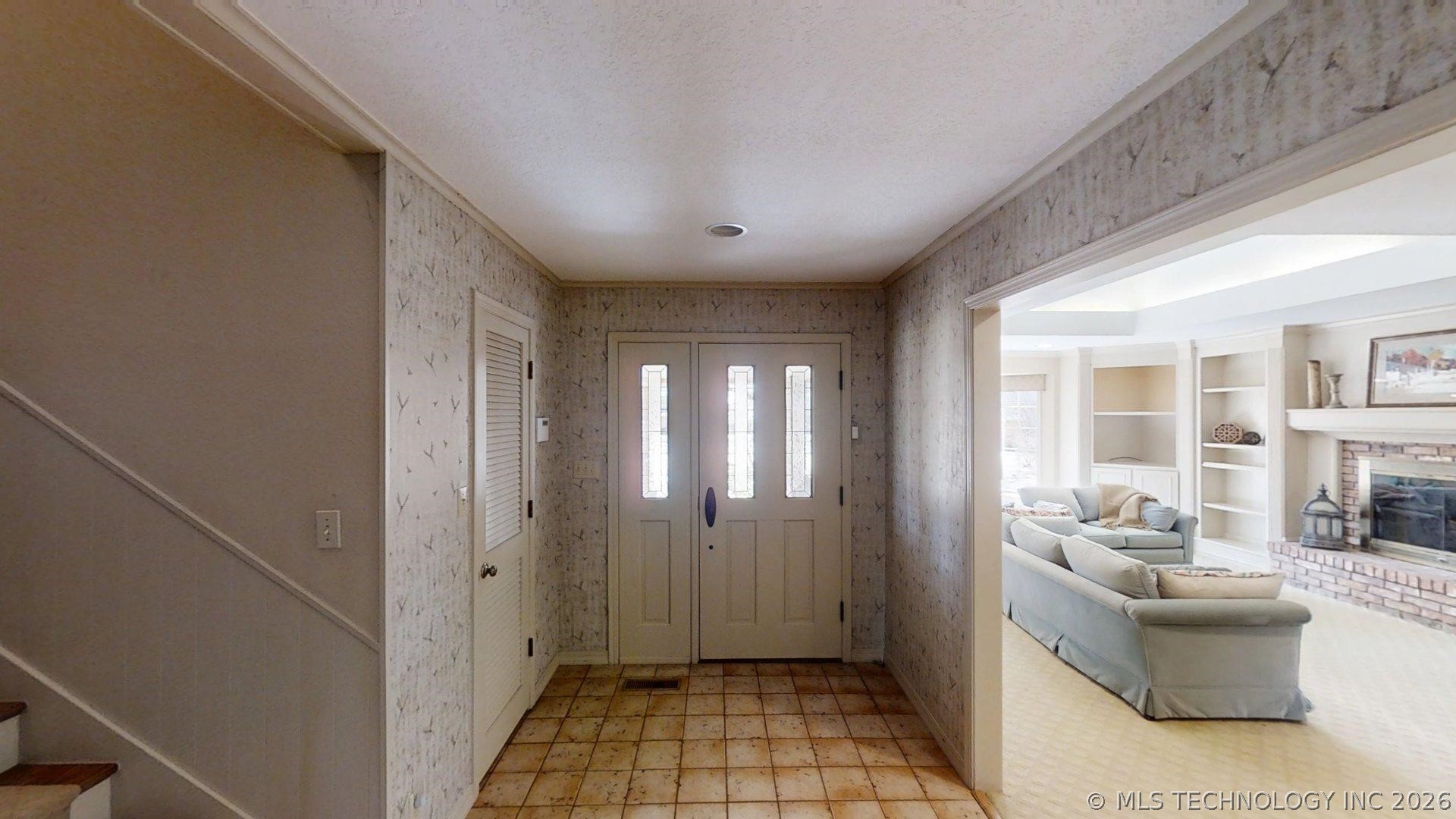 1001 Rockford Court Property Photo 2