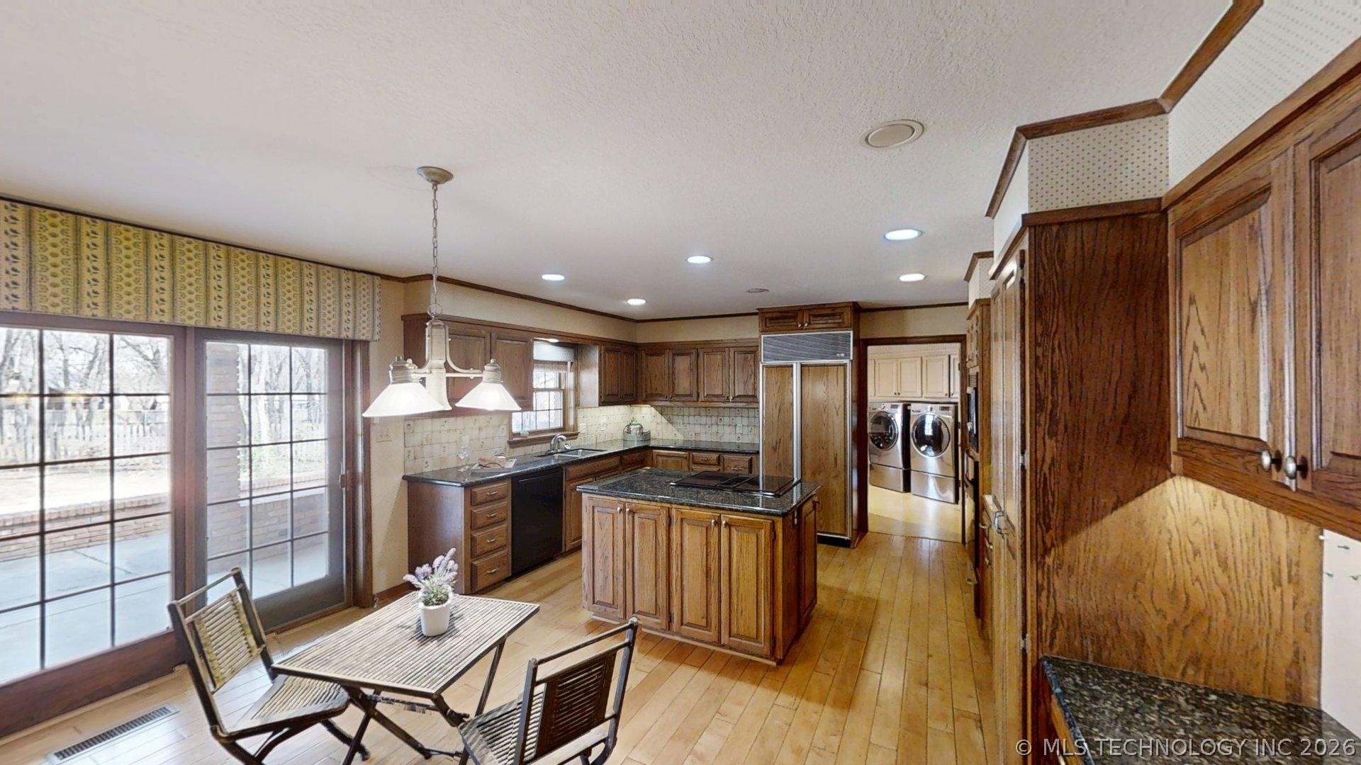1001 Rockford Court Property Photo 9