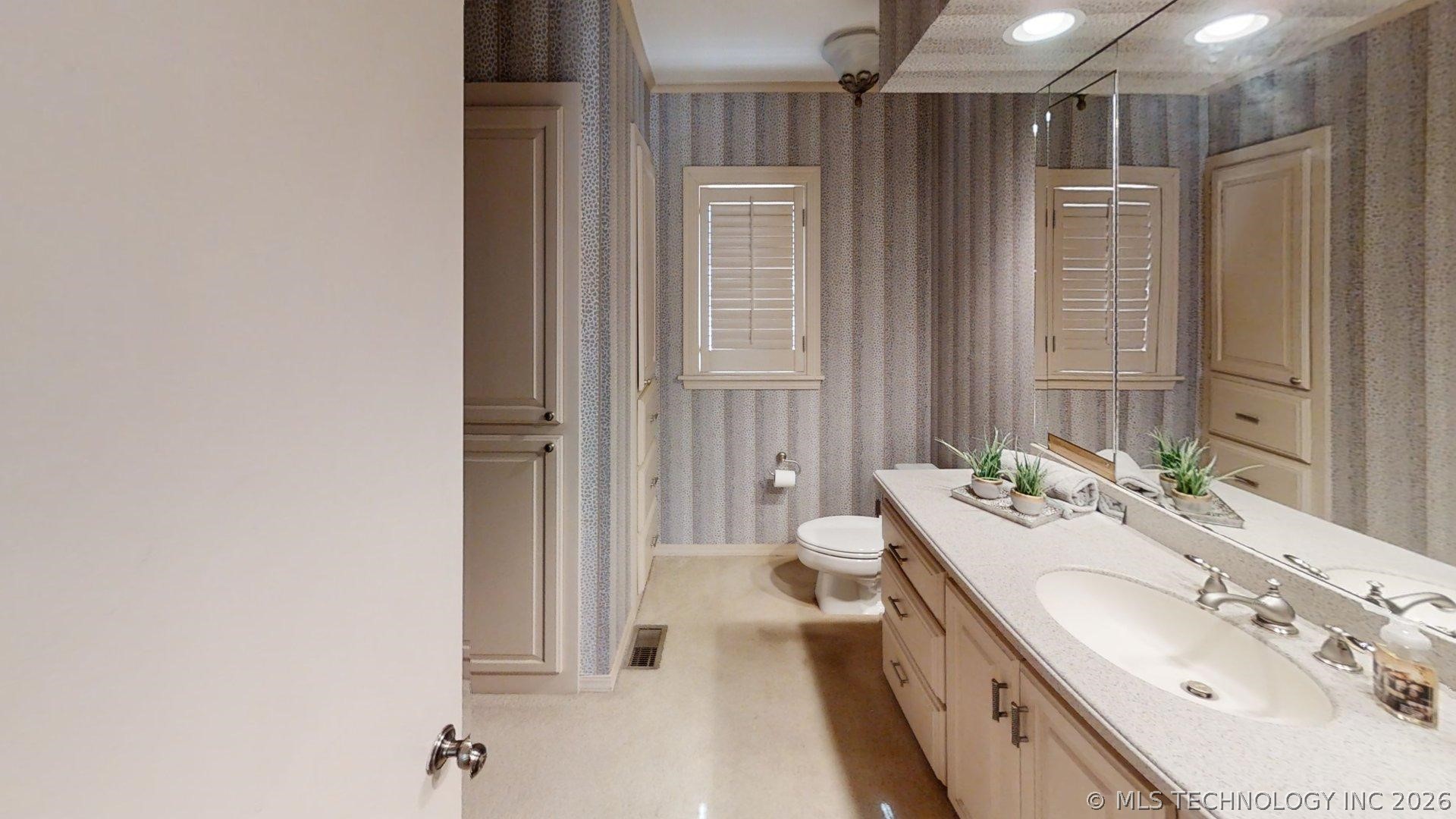1001 Rockford Court Property Photo 37