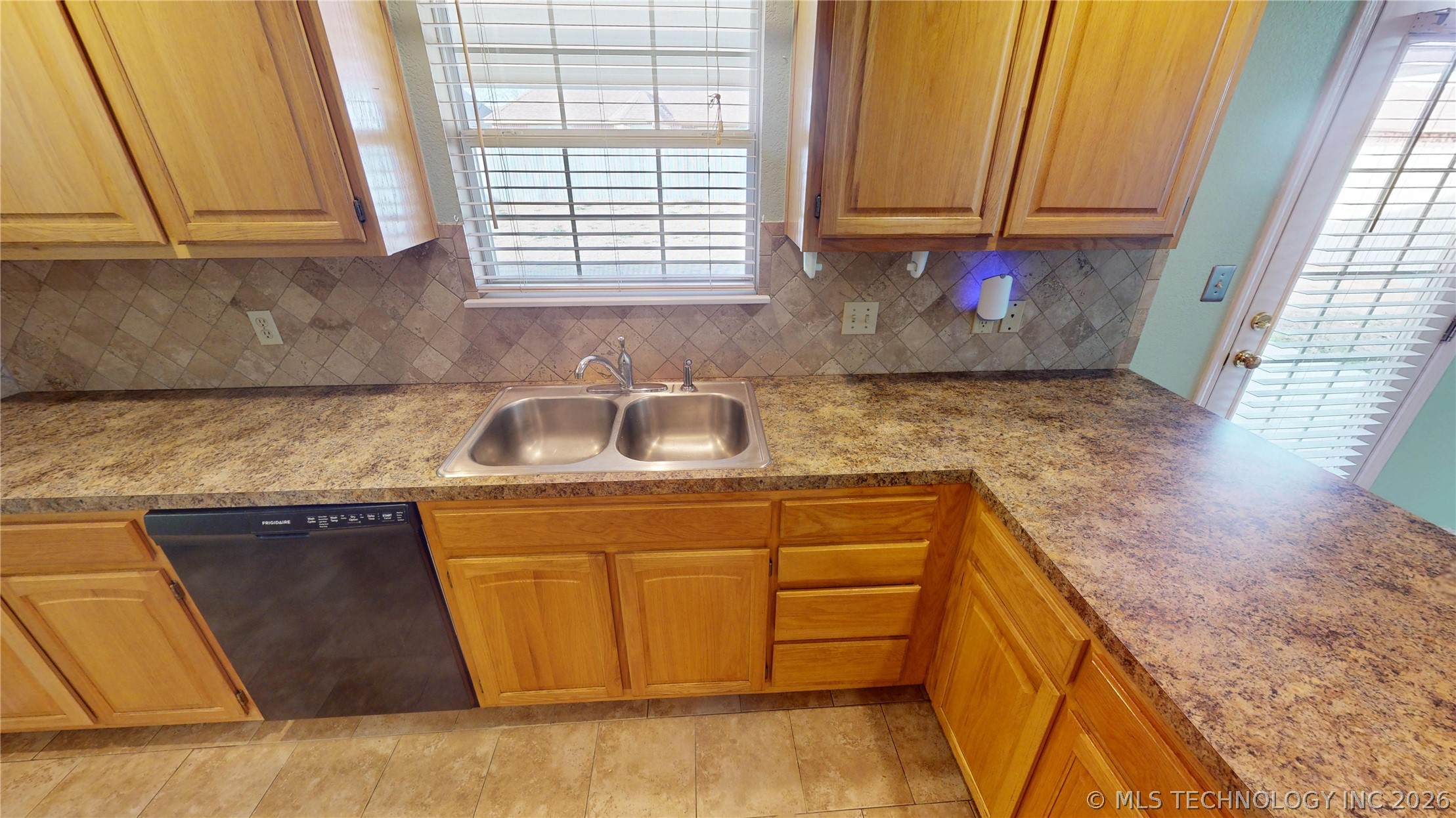 8047 Vintage Trace Drive Property Photo 10