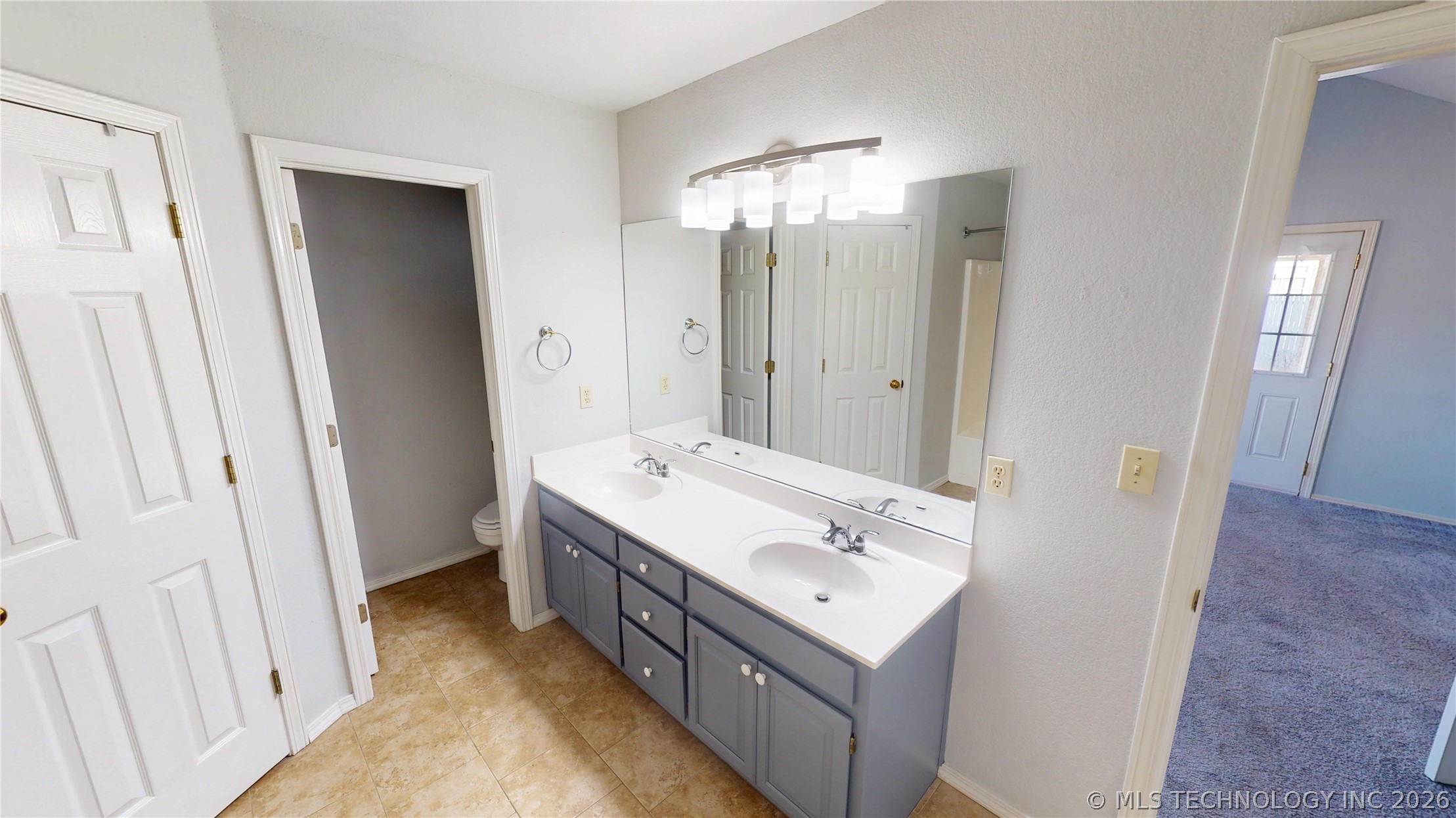8047 Vintage Trace Drive Property Photo 16