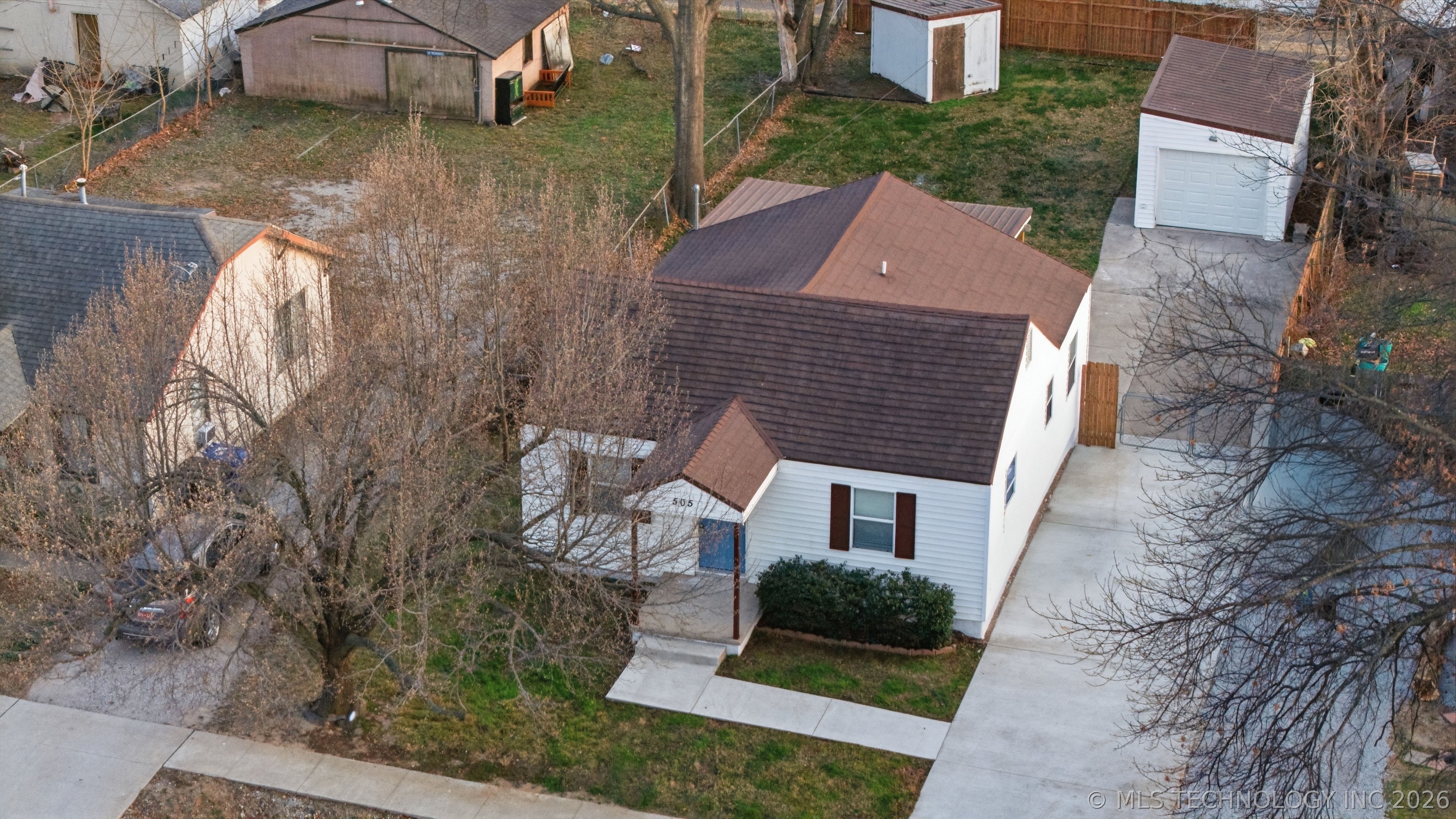 2606100 Property Photo 2