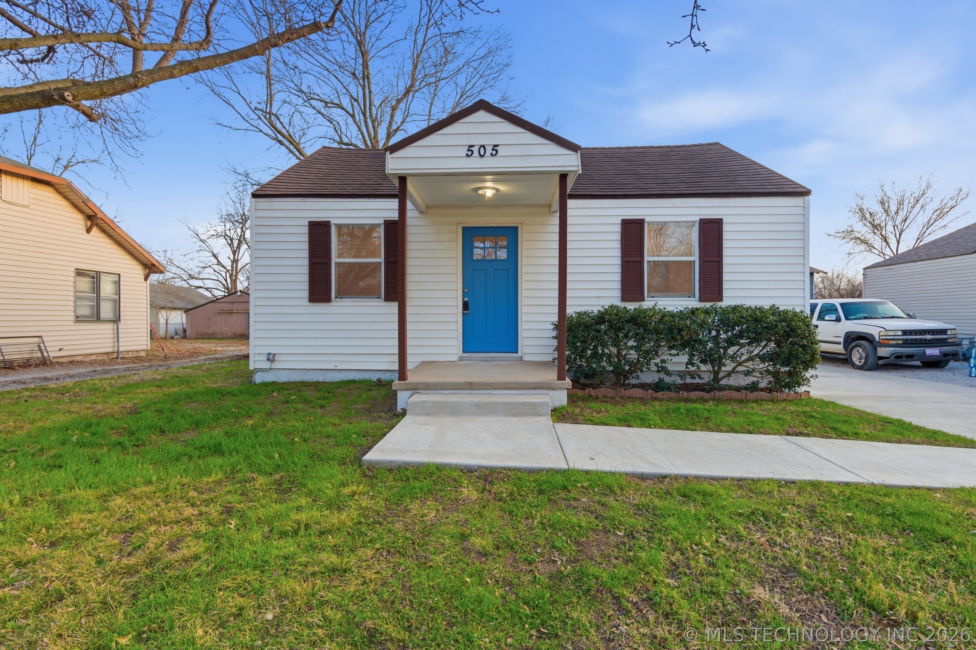 2606100 Property Photo 3
