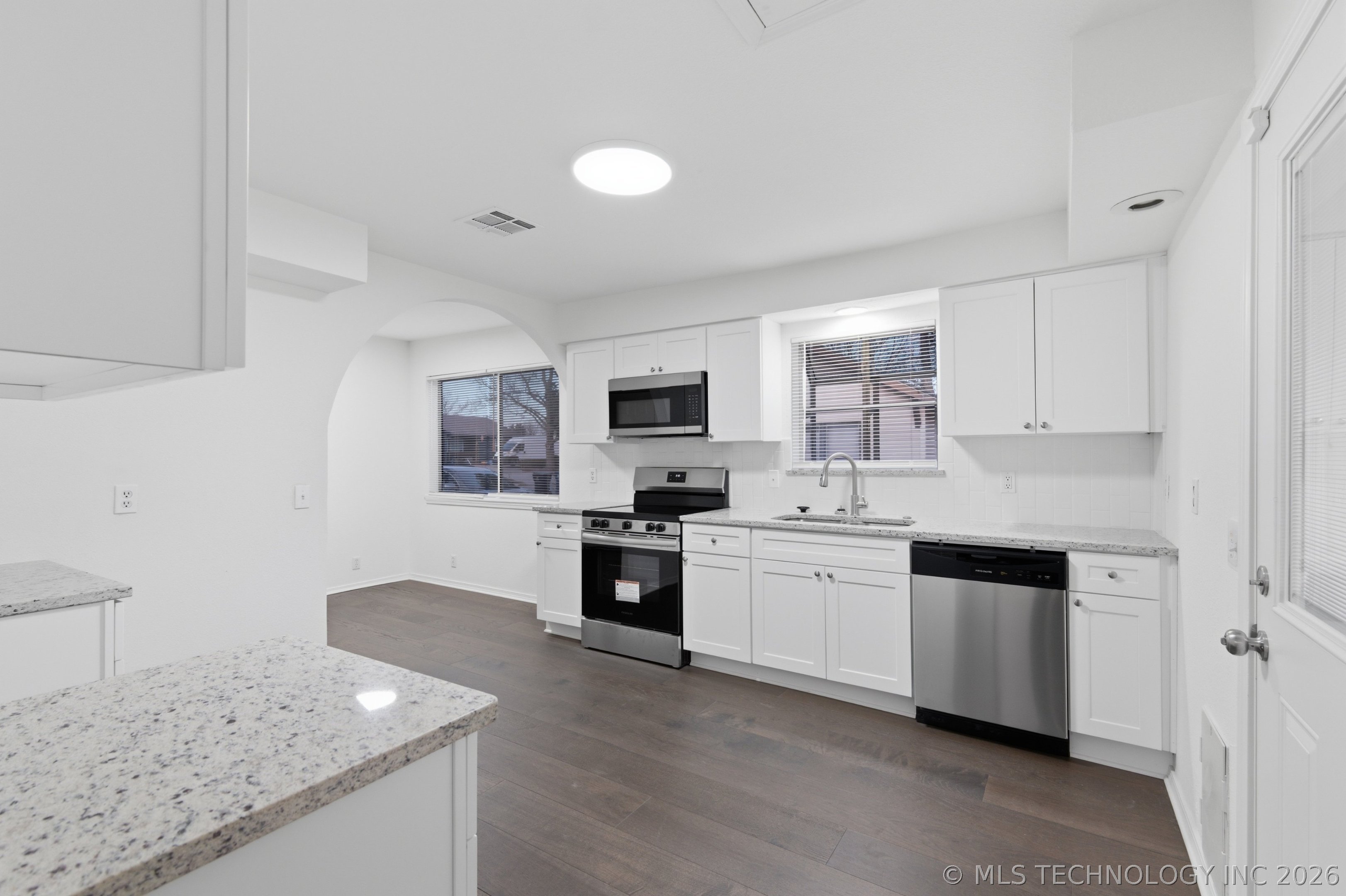 2606100 Property Photo 10