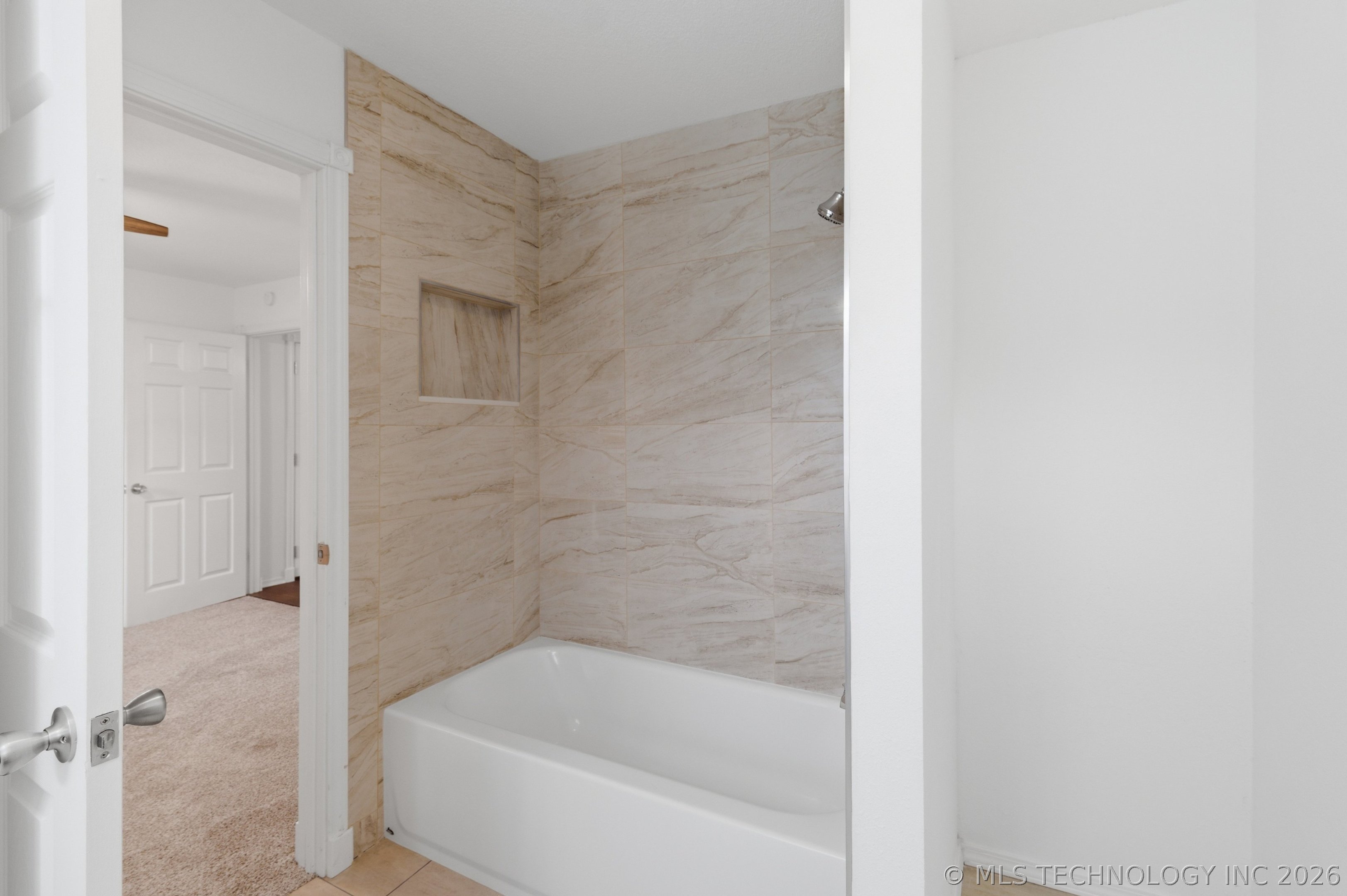2606100 Property Photo 15