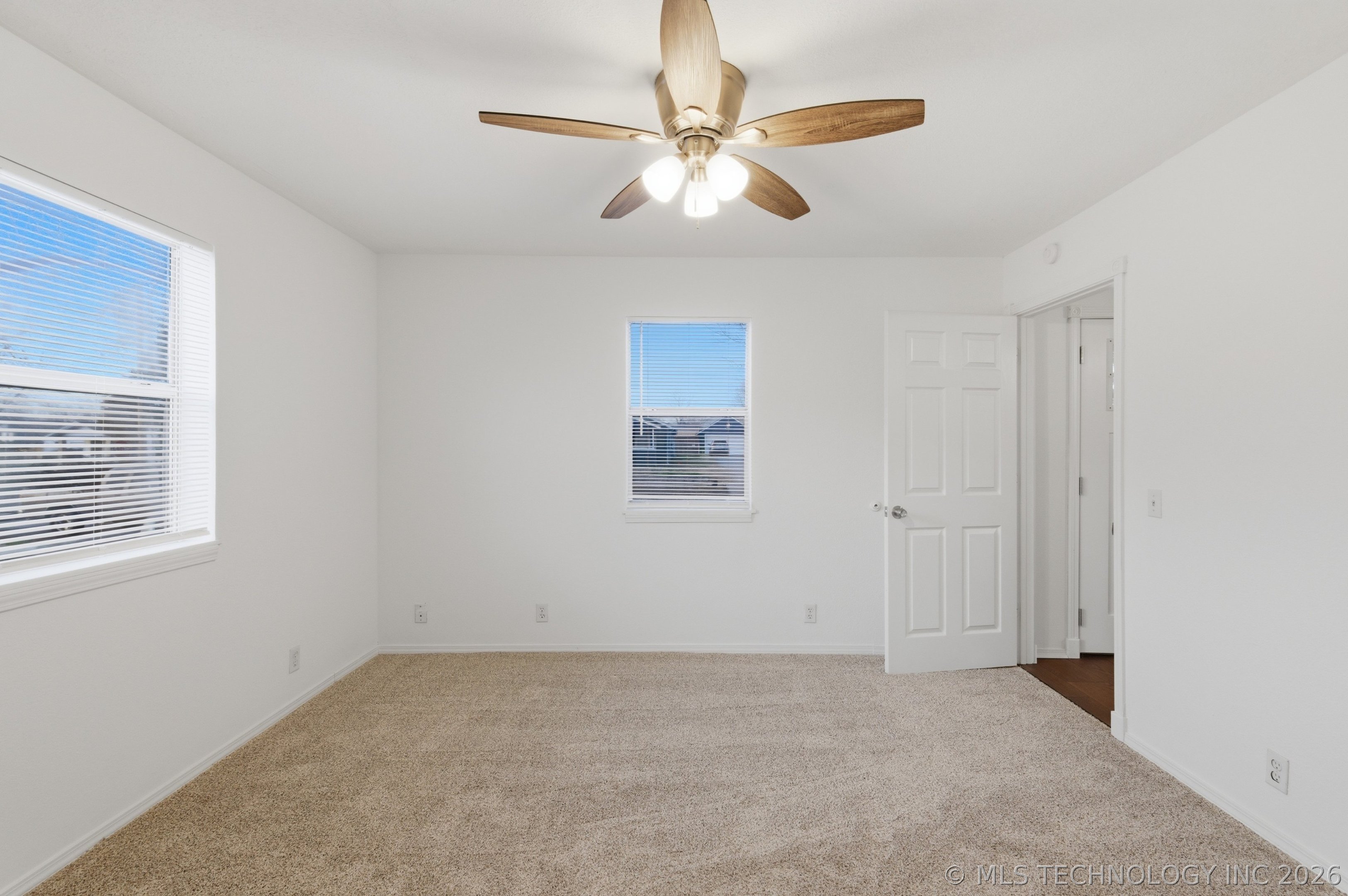 2606100 Property Photo 16