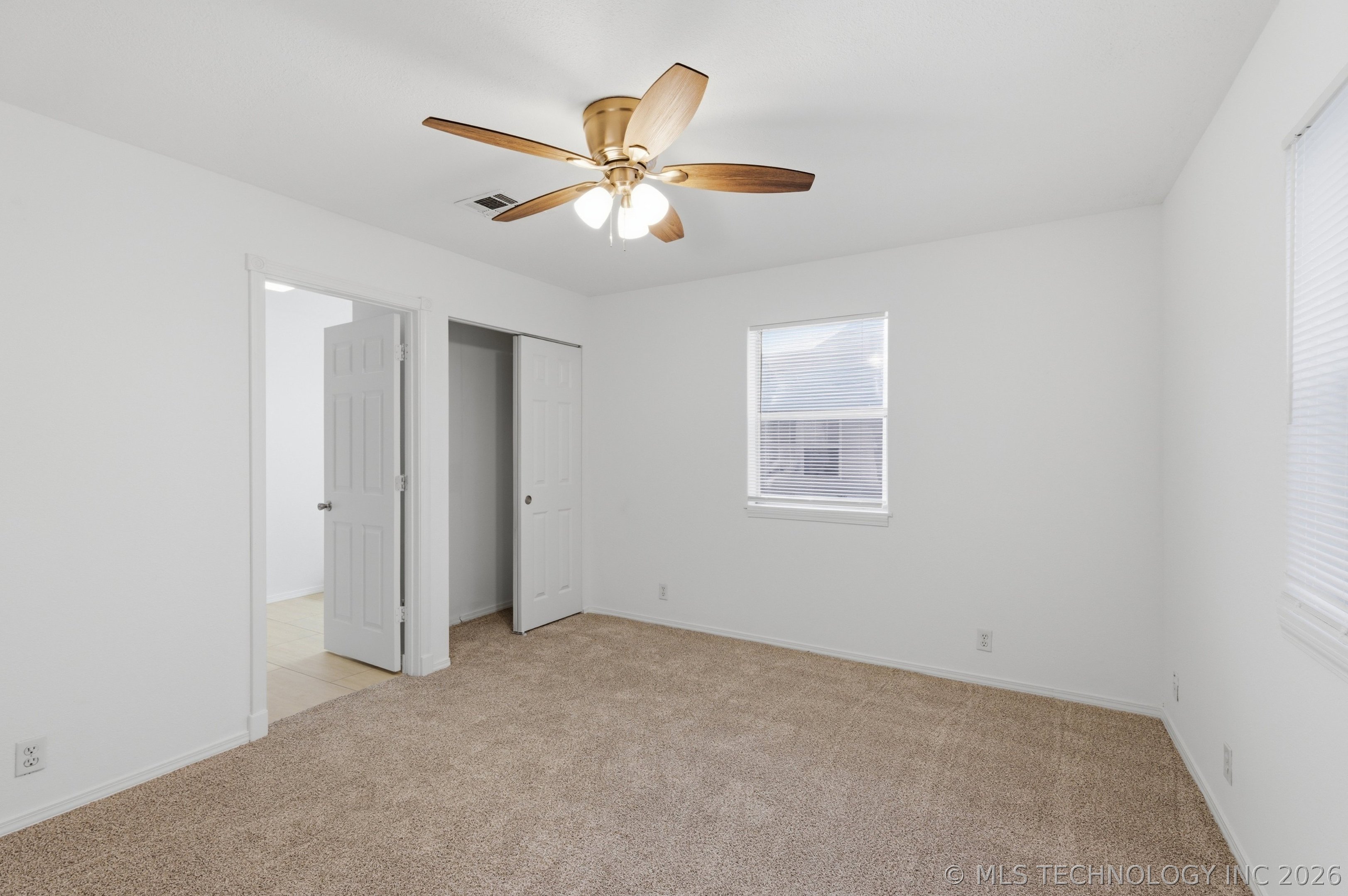 2606100 Property Photo 17