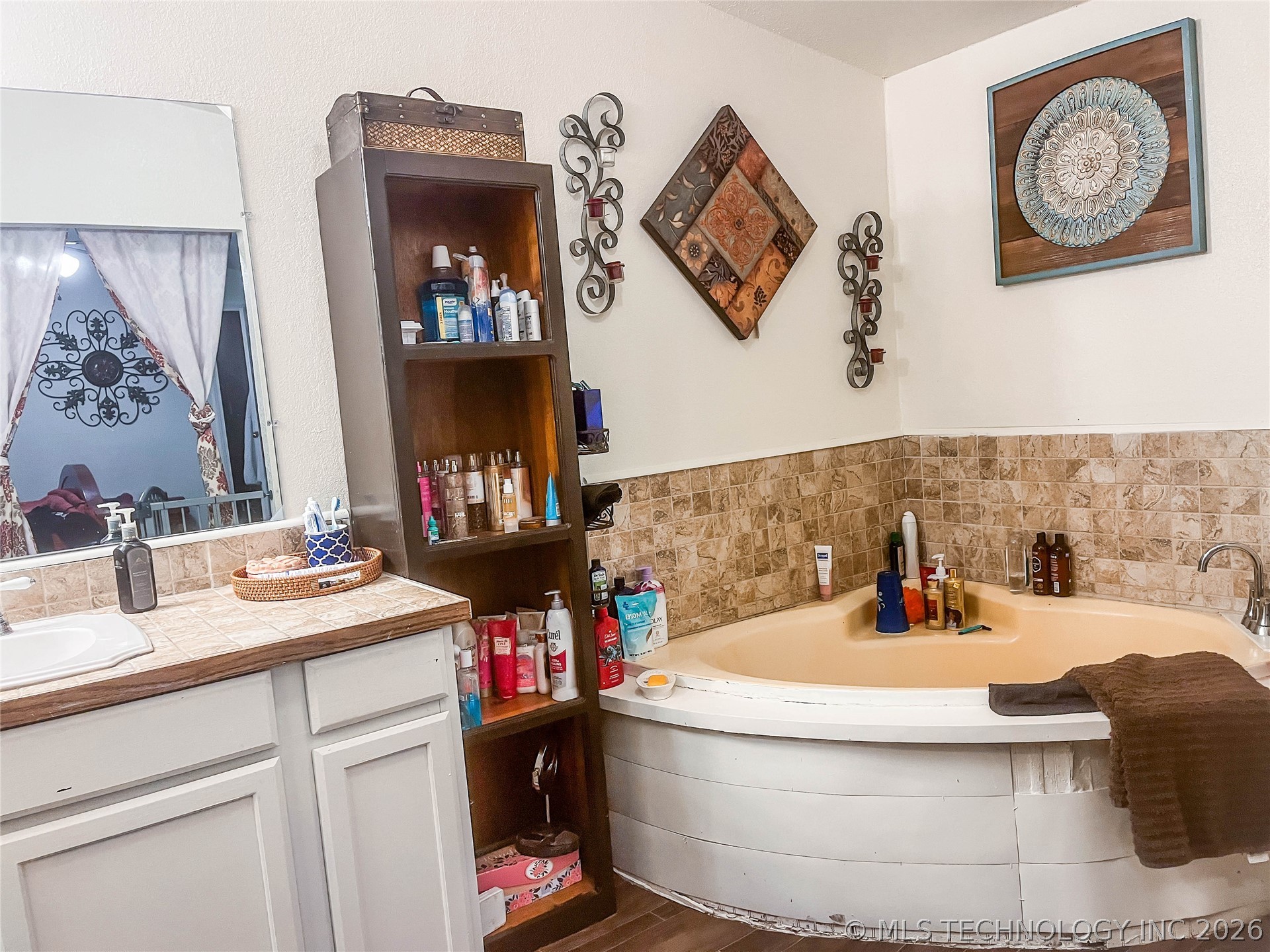 113691 S Douglas Street Property Photo 14