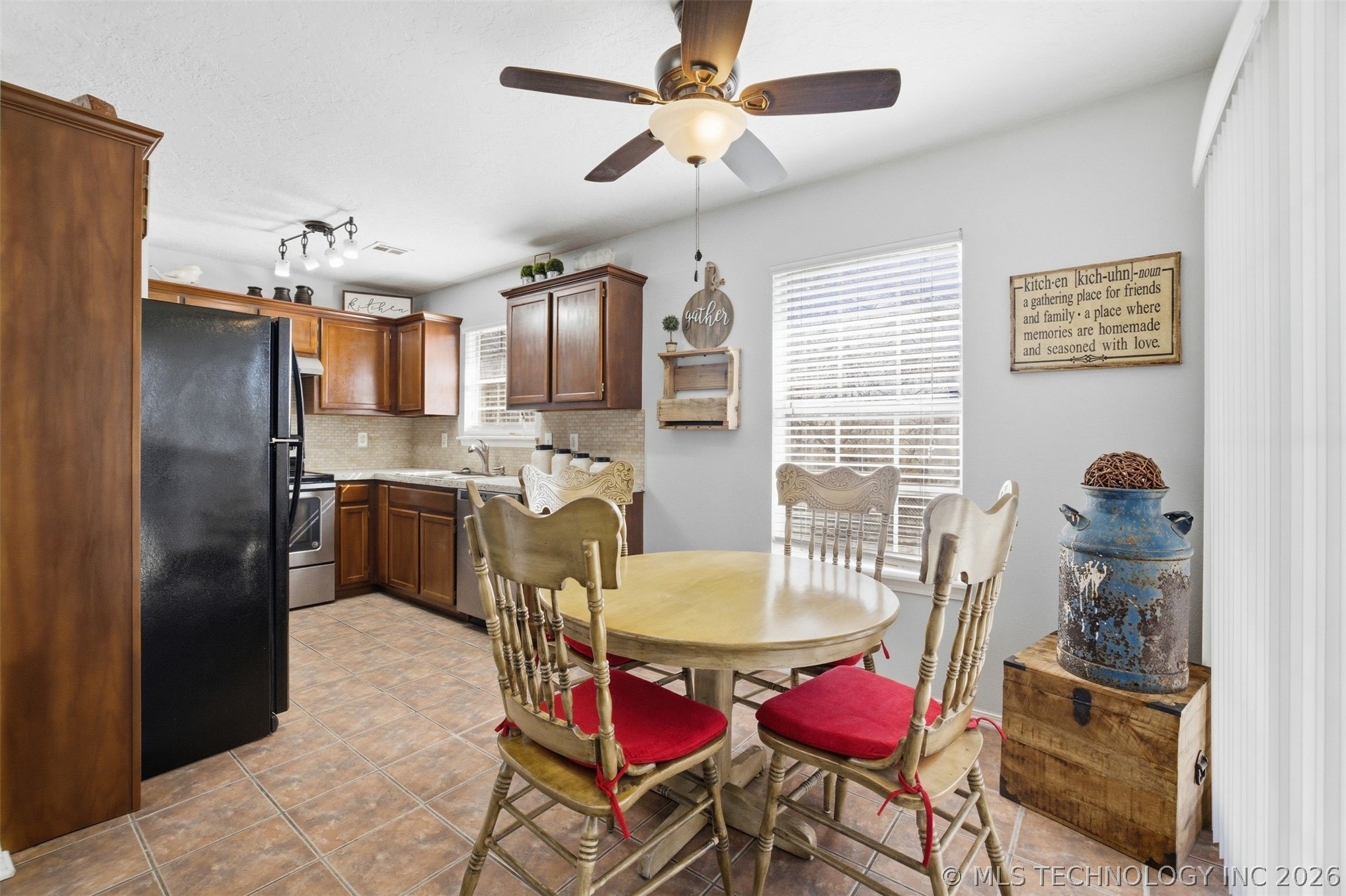 111 W Redwood Street Property Photo 6