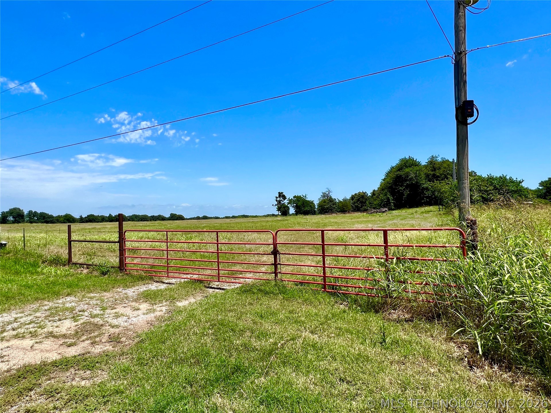 6237 Kings Road Property Photo 4