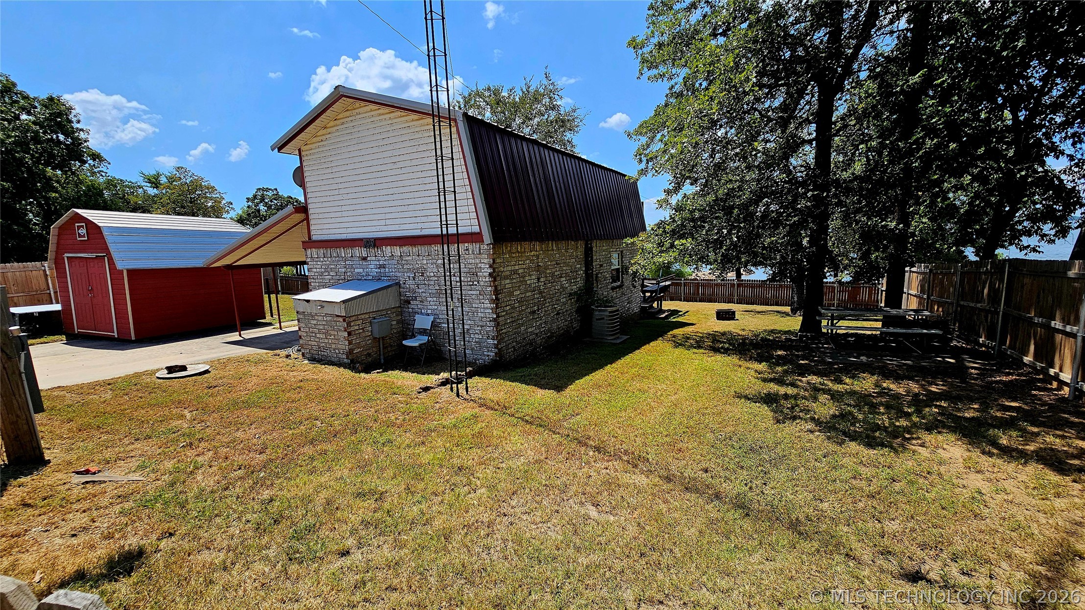 796 W Aspen Road Property Photo 9