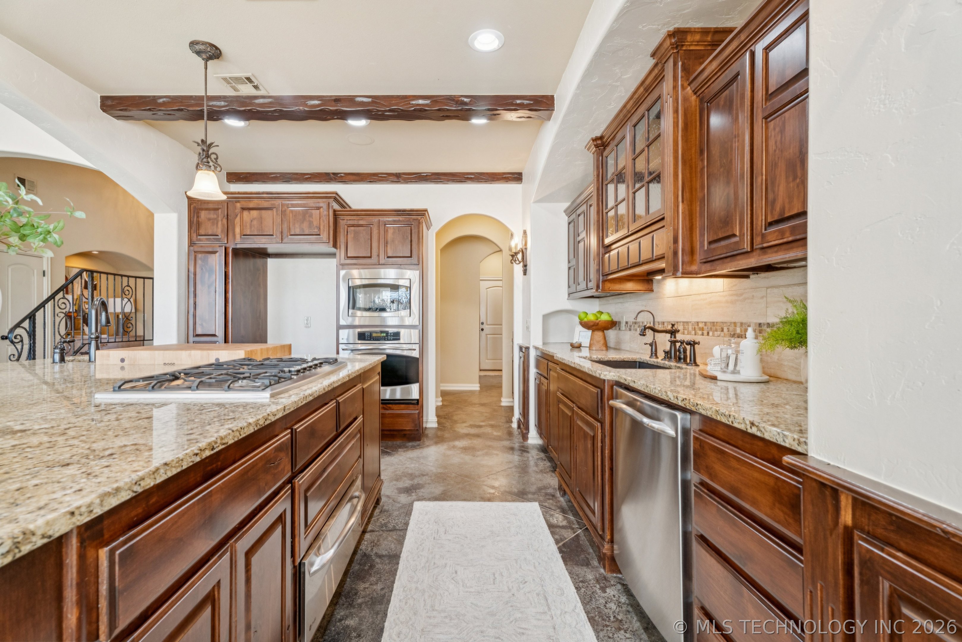 664 W 78th Street Property Photo 16