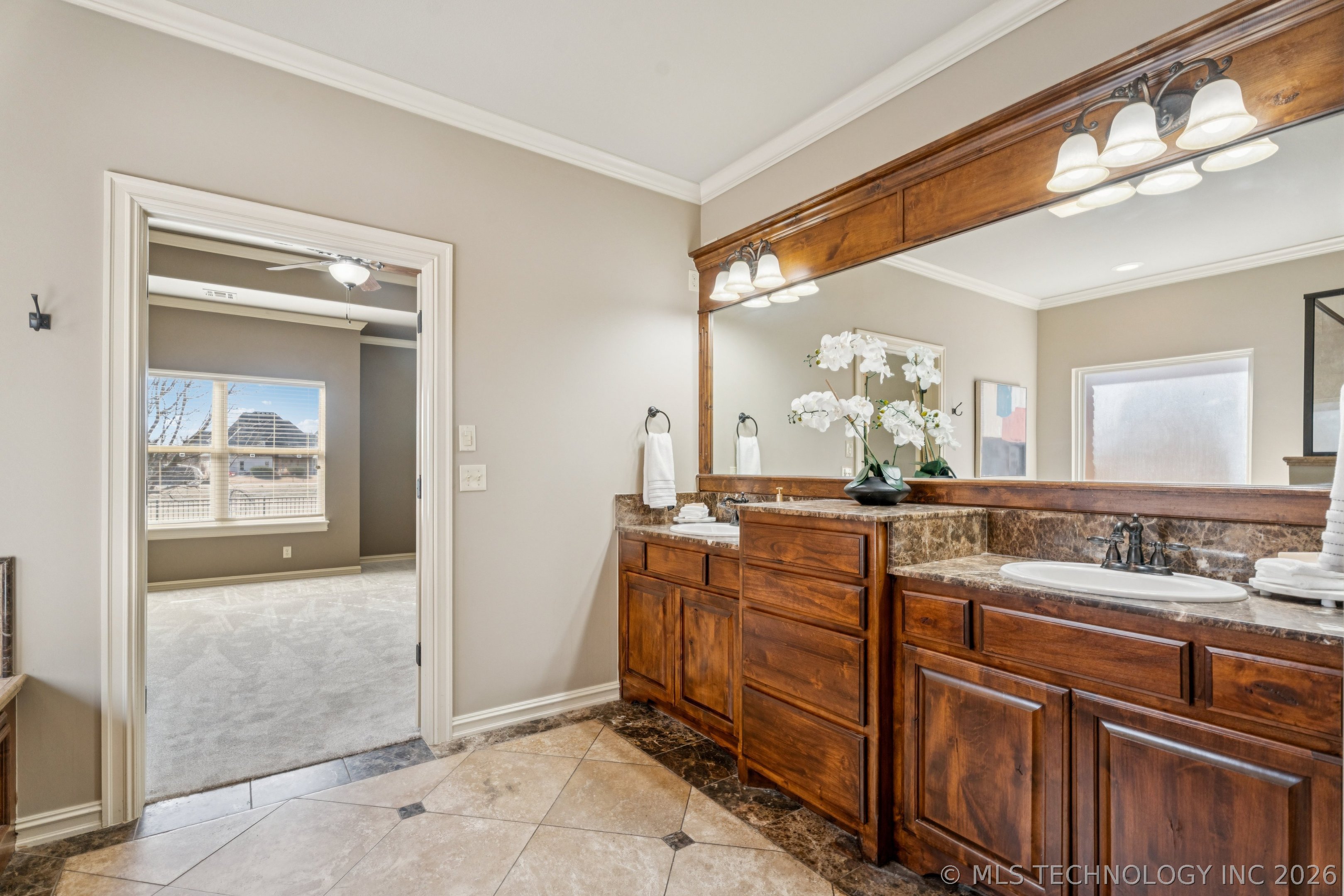 664 W 78th Street Property Photo 32