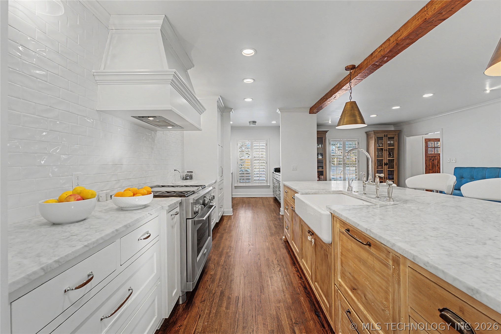 2126 E 24th Street Property Photo 4