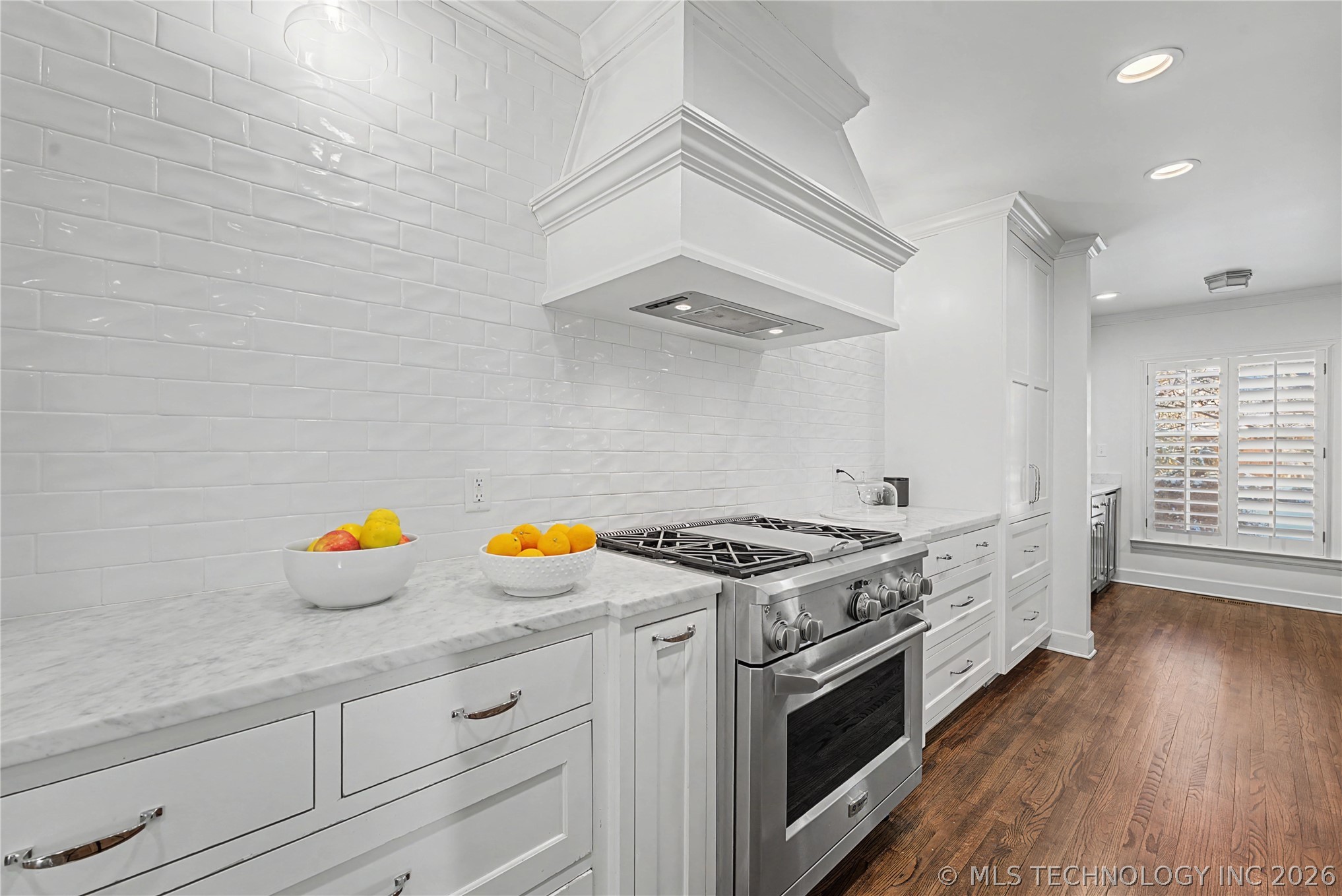 2126 E 24th Street Property Photo 5