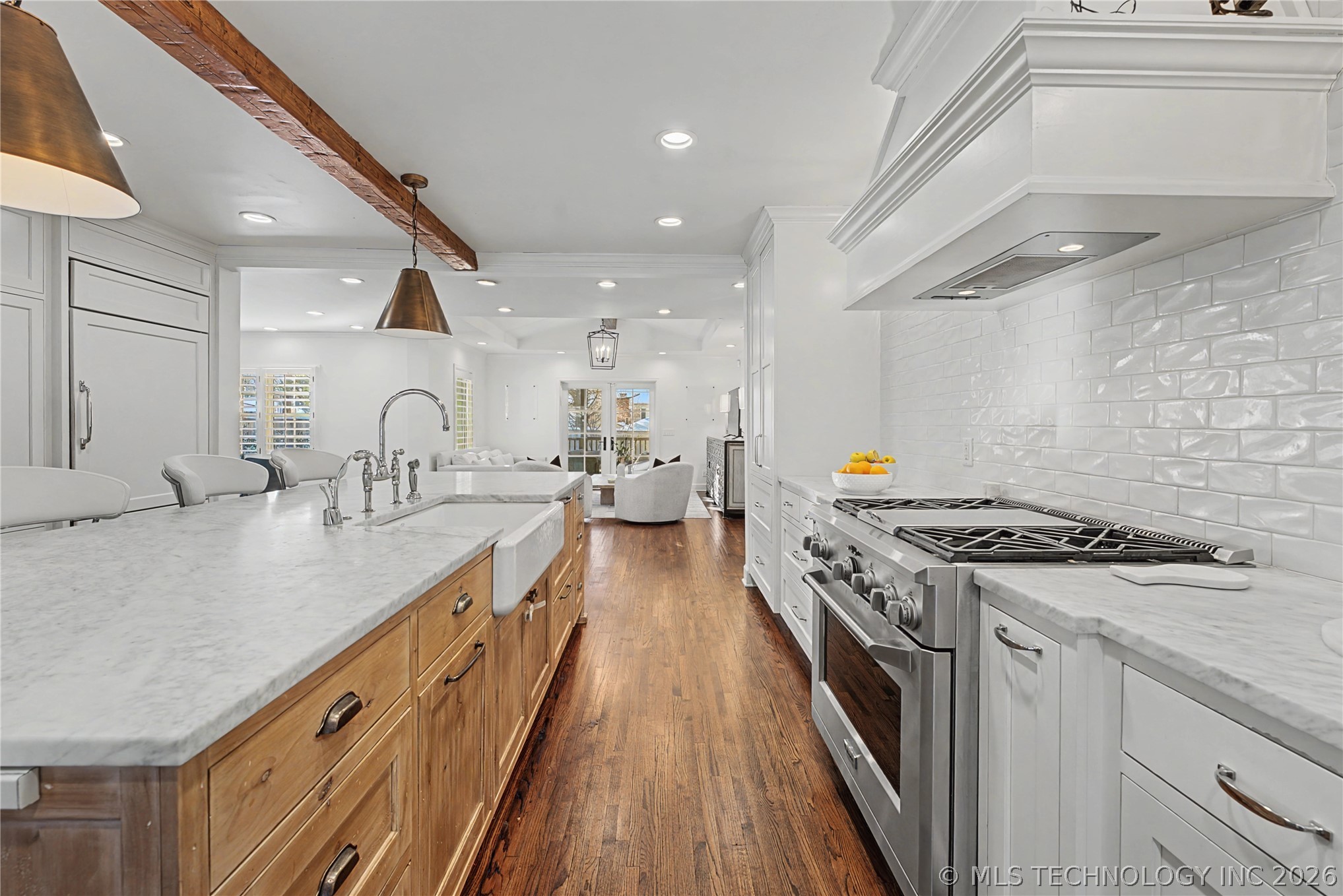 2126 E 24th Street Property Photo 6