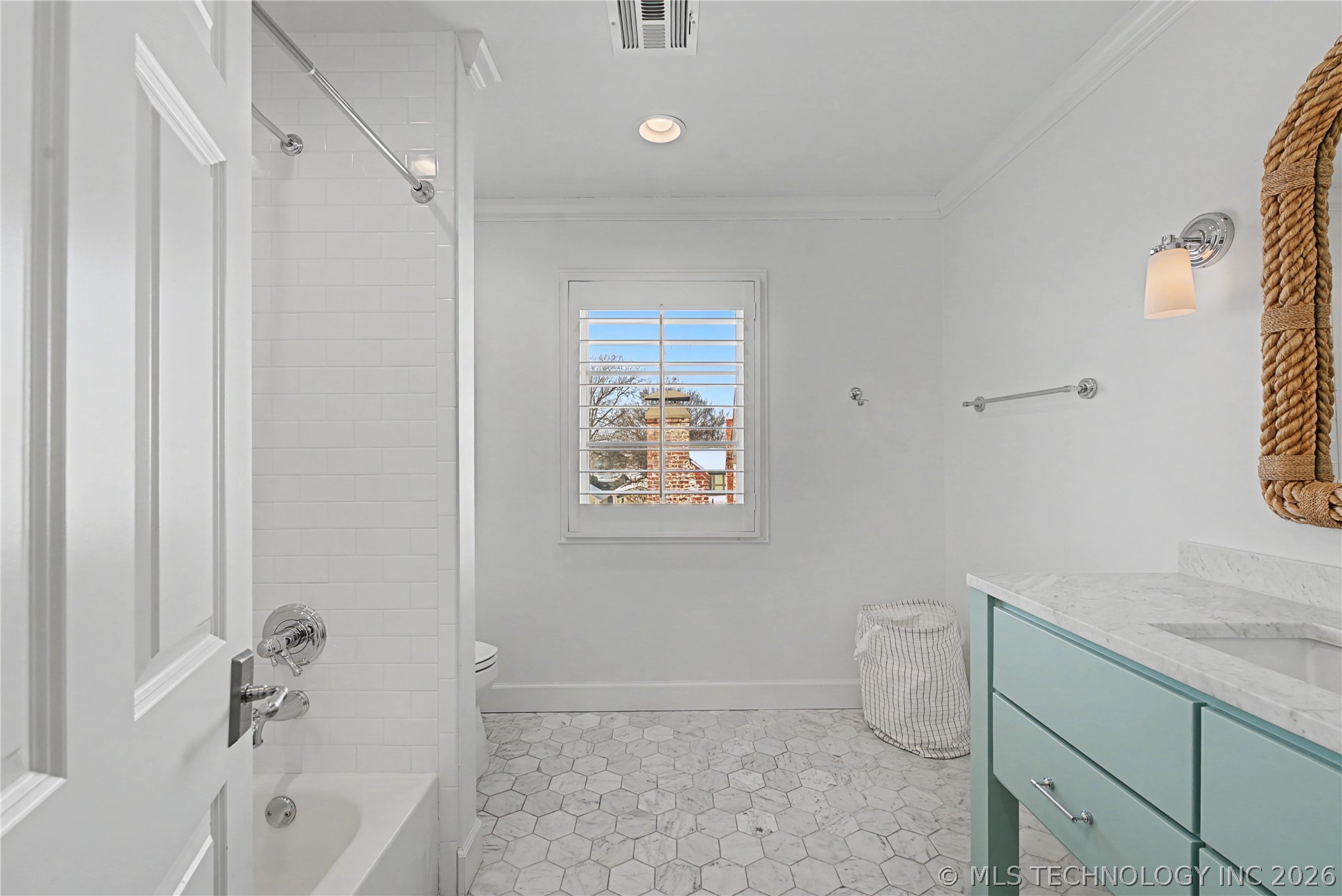 2126 E 24th Street Property Photo 26