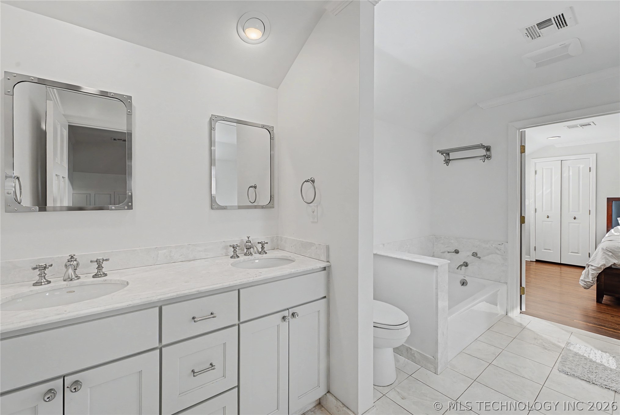 2126 E 24th Street Property Photo 28