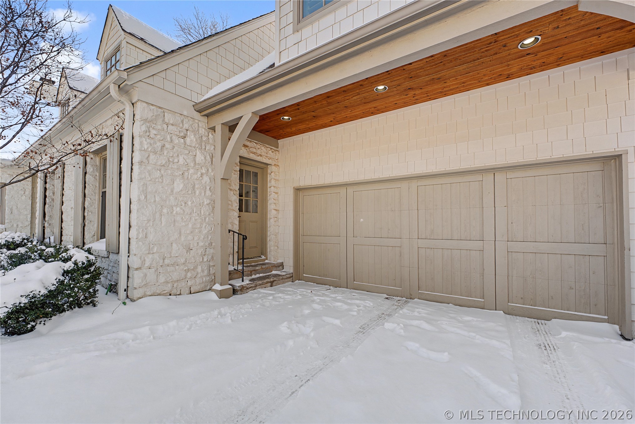 2126 E 24th Street Property Photo 43