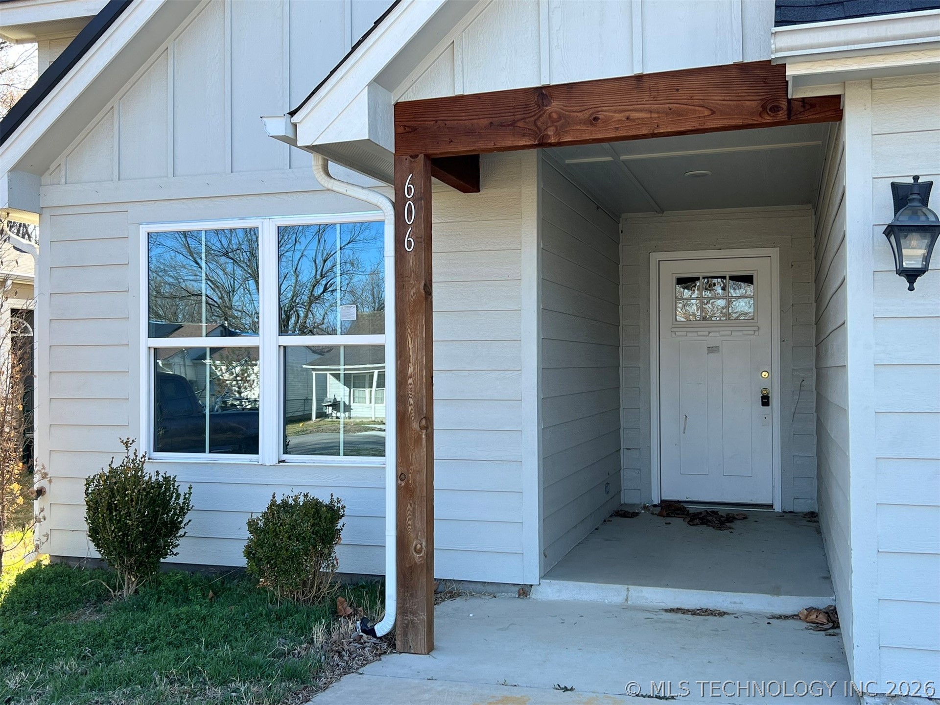 606 N 9 Street Property Photo 2