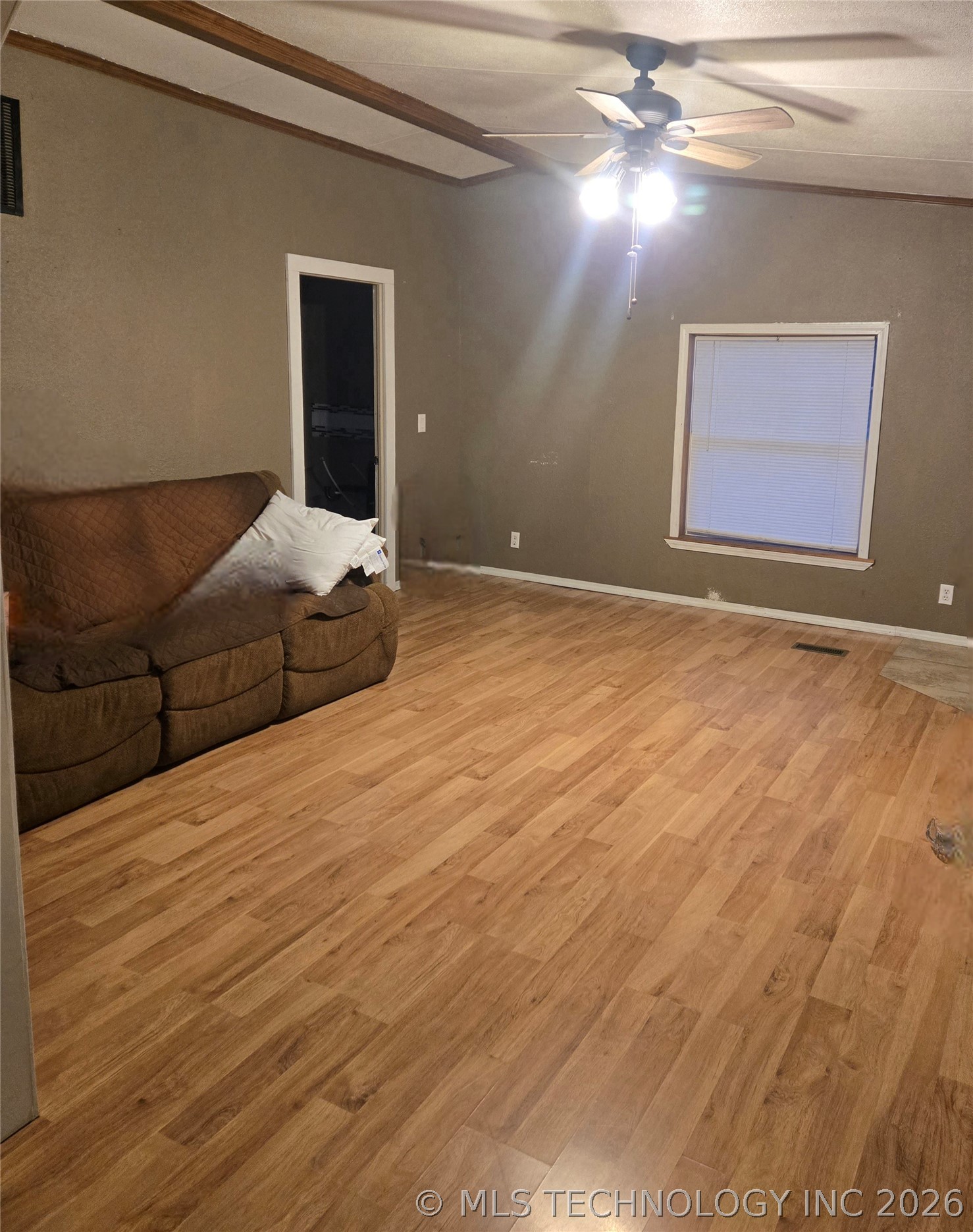 4833 E 550 Property Photo 5
