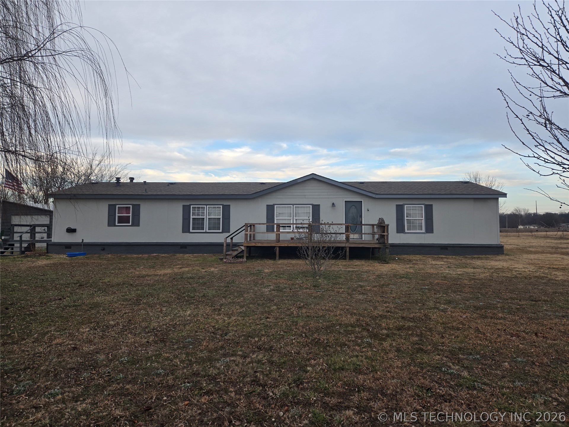4833 E 550 Property Photo 6