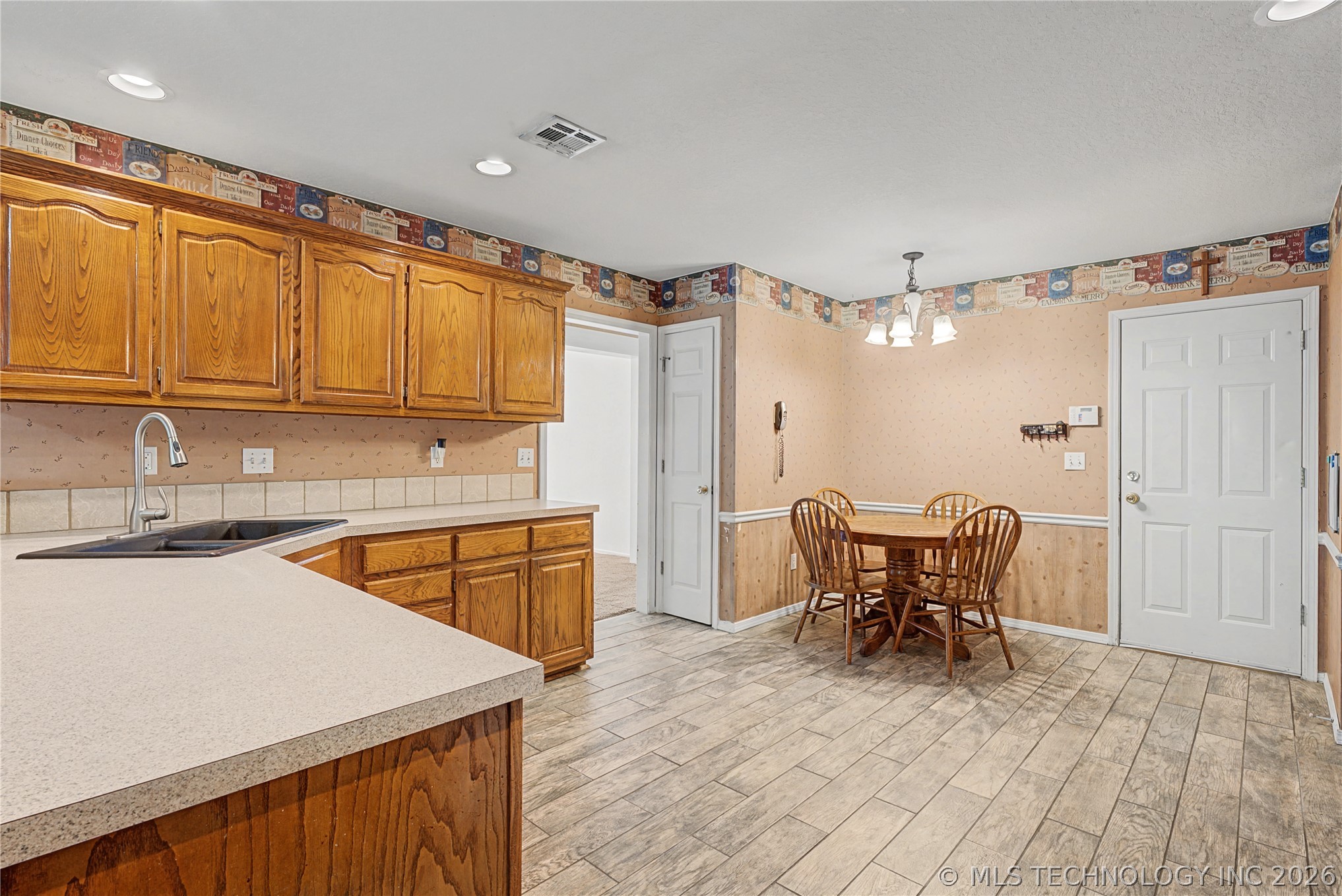 4347 S 200th Avenue E Property Photo 5