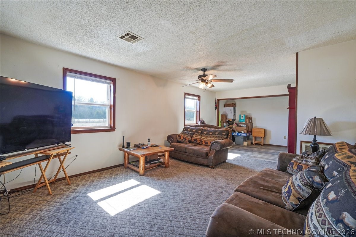 470025 Highway 101 Property Photo 2