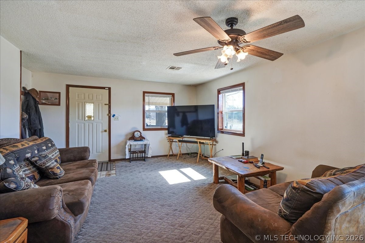 470025 Highway 101 Property Photo 3