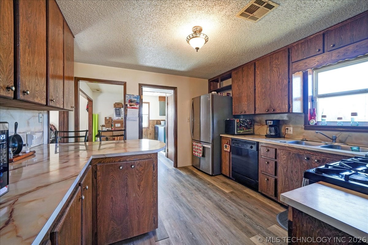470025 Highway 101 Property Photo 7
