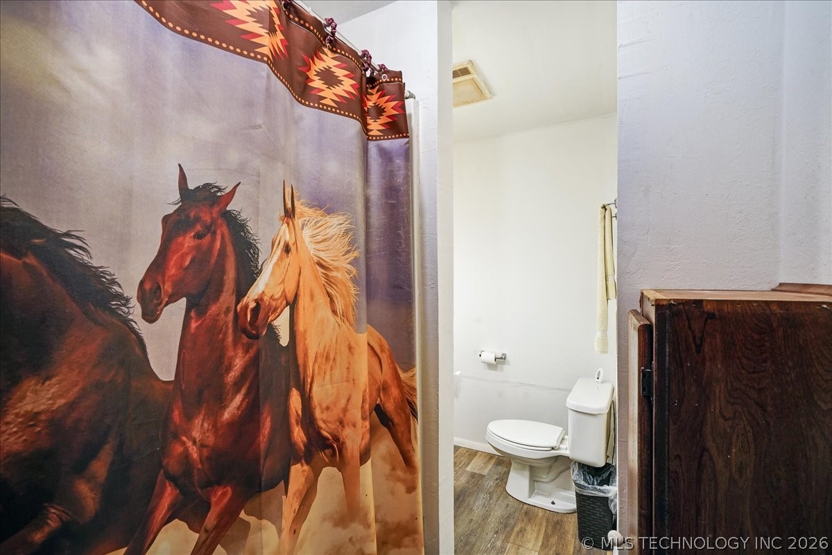 470025 Highway 101 Property Photo 13