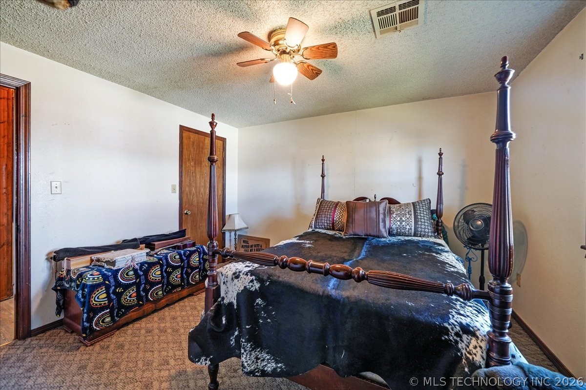 470025 Highway 101 Property Photo 16