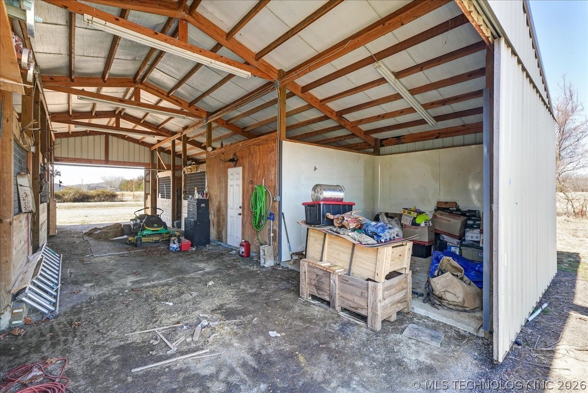 470025 Highway 101 Property Photo 22