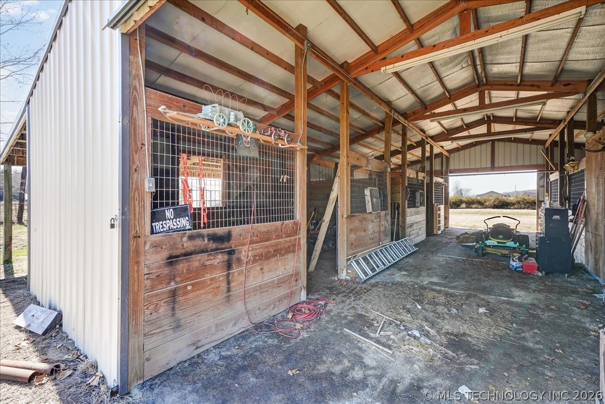 470025 Highway 101 Property Photo 23