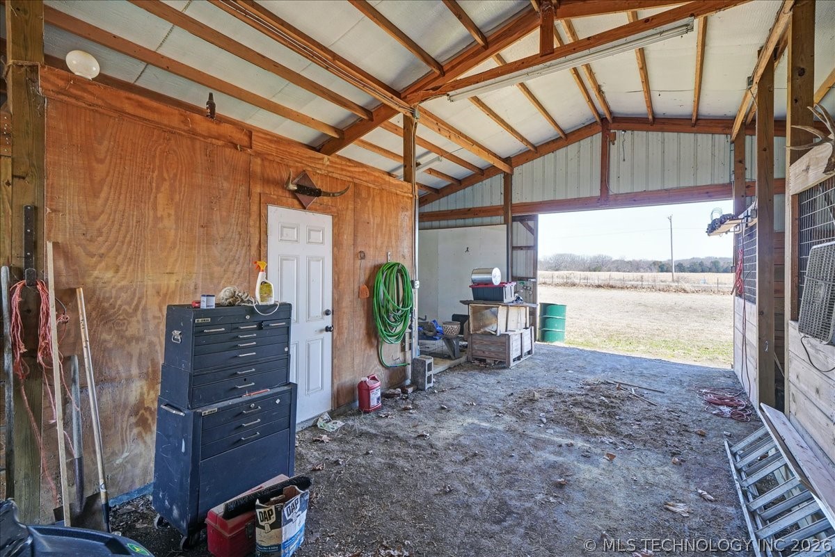 470025 Highway 101 Property Photo 26
