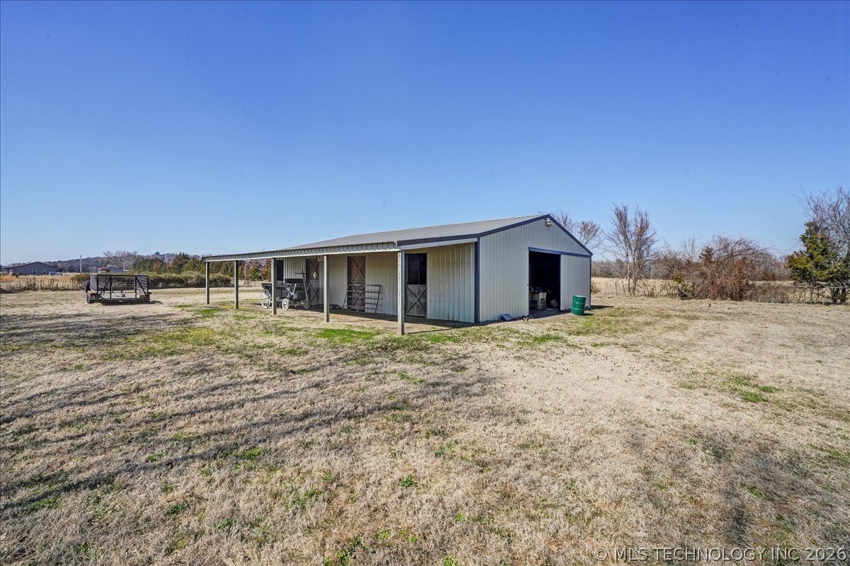 470025 Highway 101 Property Photo 32