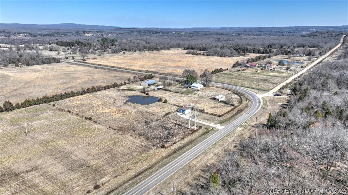 470025 Highway 101 Property Photo 40