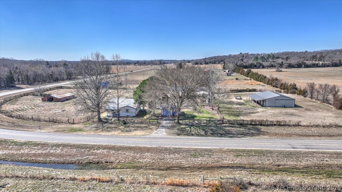 470025 Highway 101 Property Photo 43